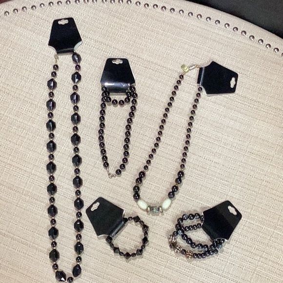 Other Bundle of 3 black beaded necklaces with 3 stretch bracelets Size ONE SIZE - 1 Preview