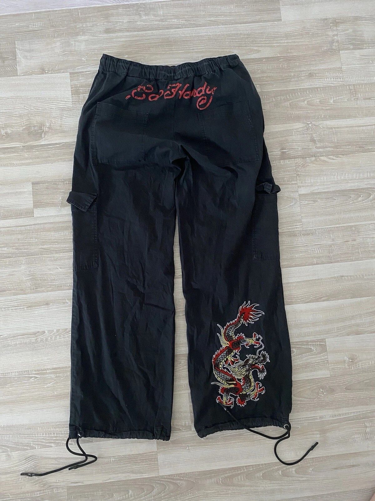 Ed Hardy Ed hardy x UO exclusive black cargo pants Sz L Women Size 30" / US 8 / IT 44 - 7 Thumbnail
