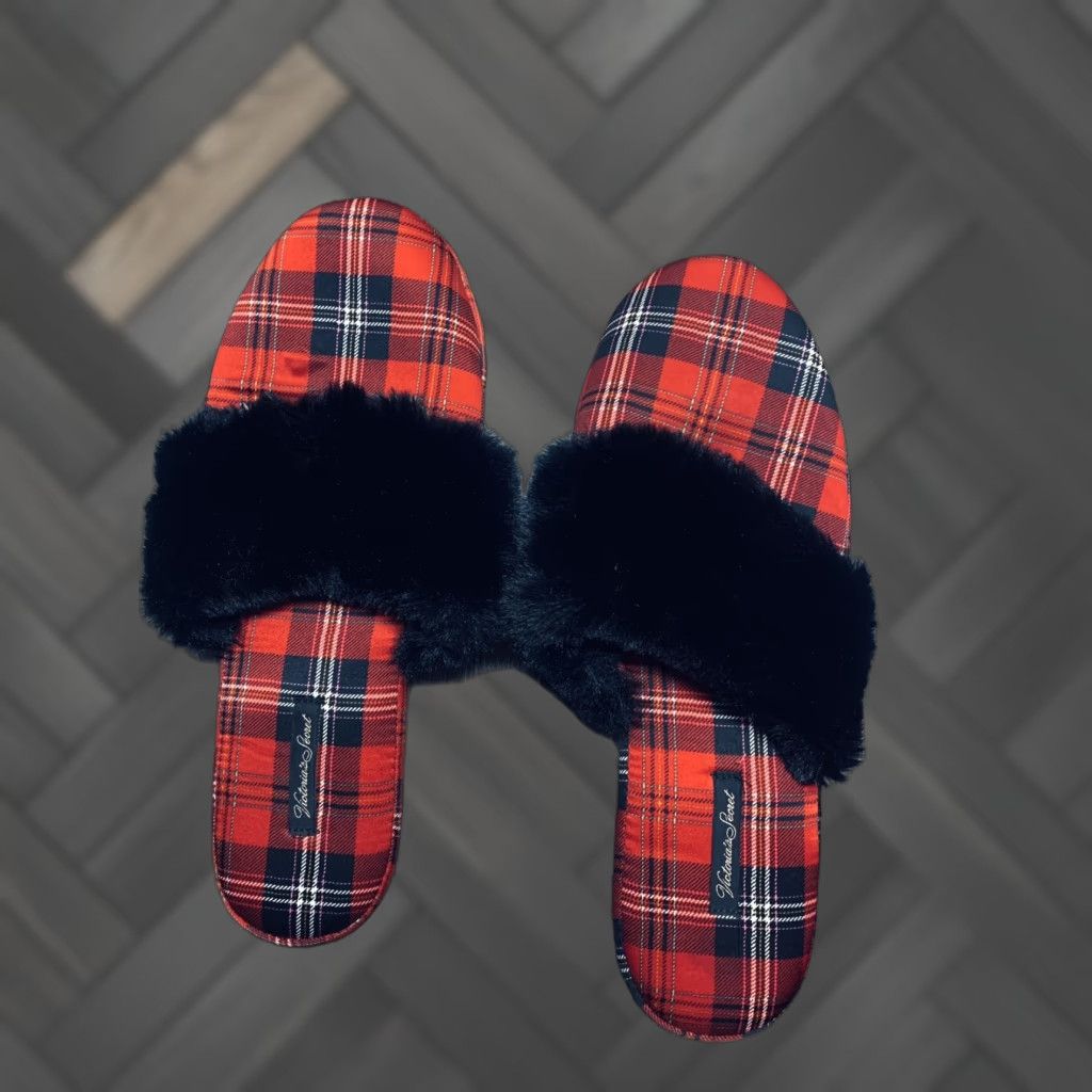 Victoria's Secret VINTAGE Victoria's Secret Slipper Red Plaid Satin L (9-10) NWT with Bag Womens Size ONE SIZE - 1 Thumbnail