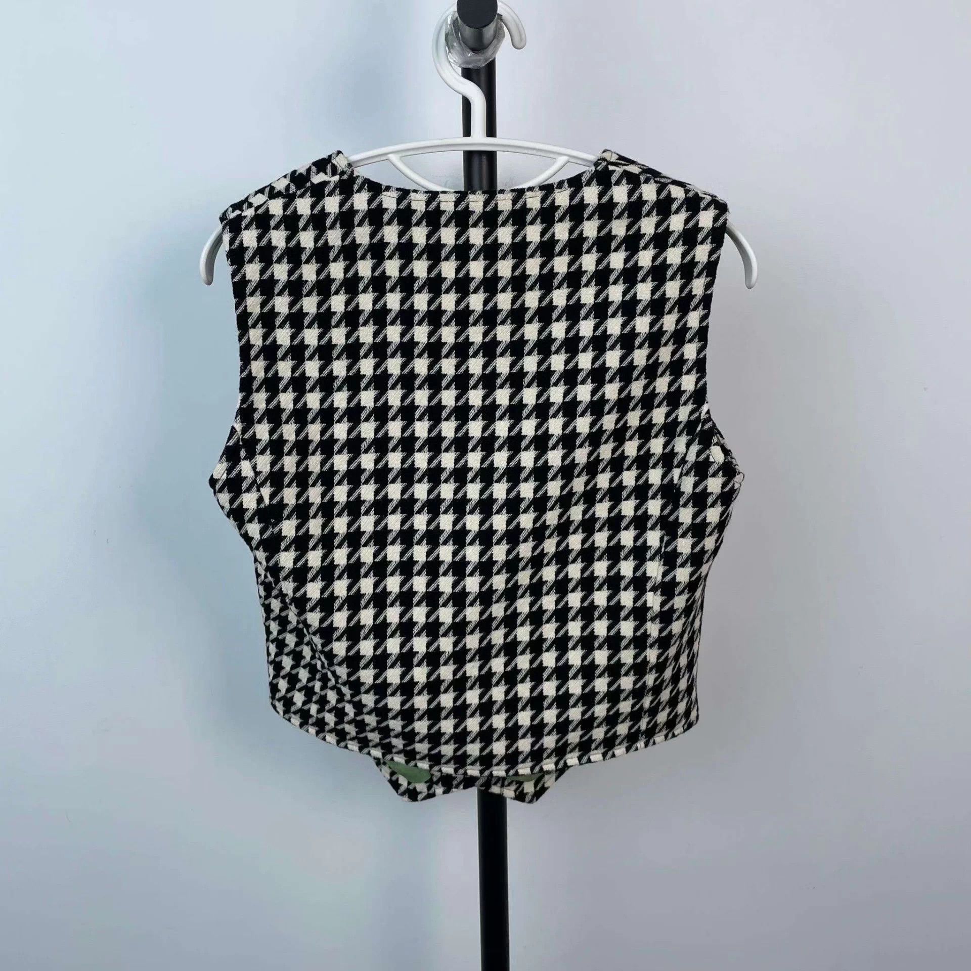 Gucci Gucci Black White Color Block Vest Men's Size 42 Size US XS / EU 42 / 0 - 2 Thumbnail
