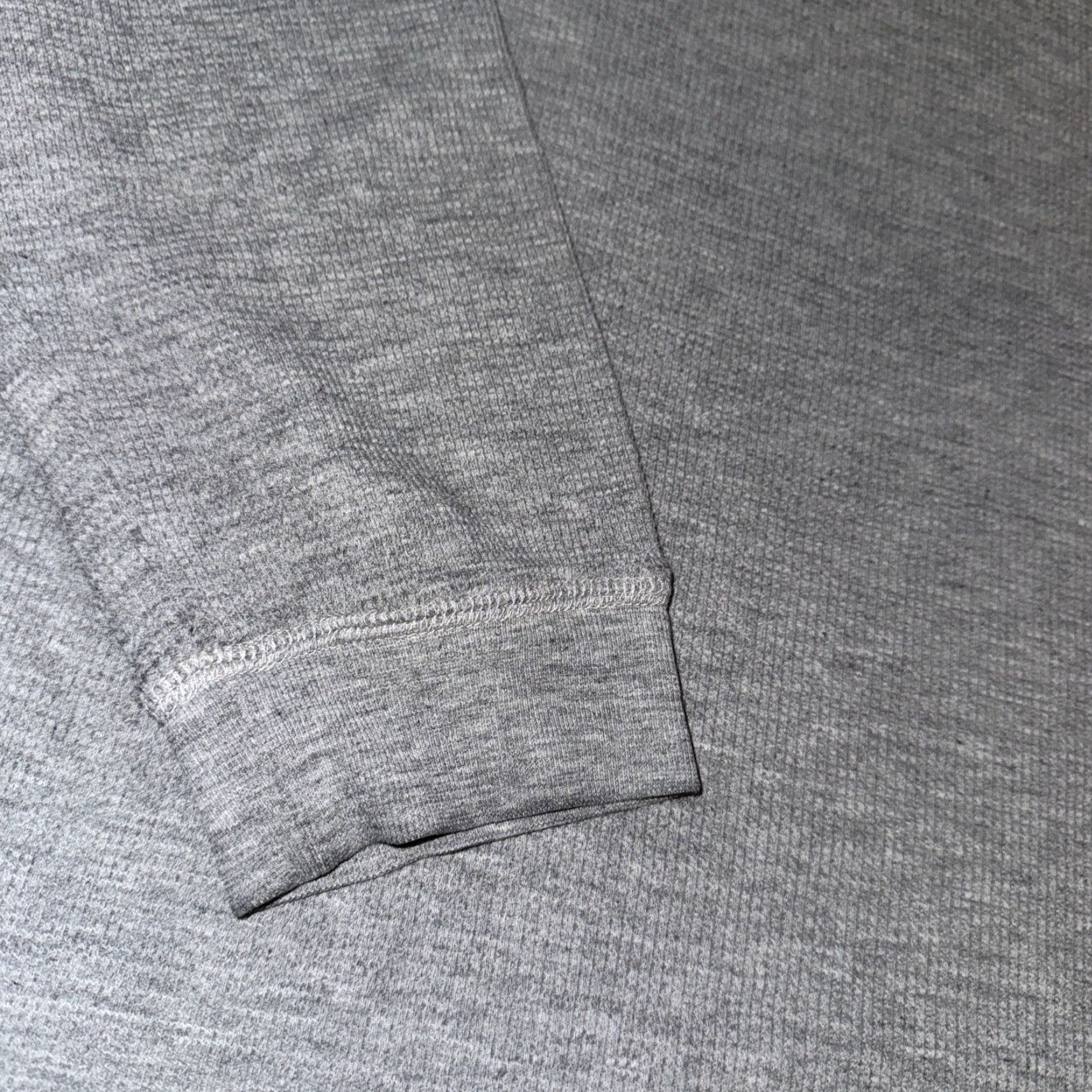 Vintage VINTAGE Men’s Grey Thermal XL T-Shirt (24x27) Size US XL / EU 56 / 4 - 2 Thumbnail