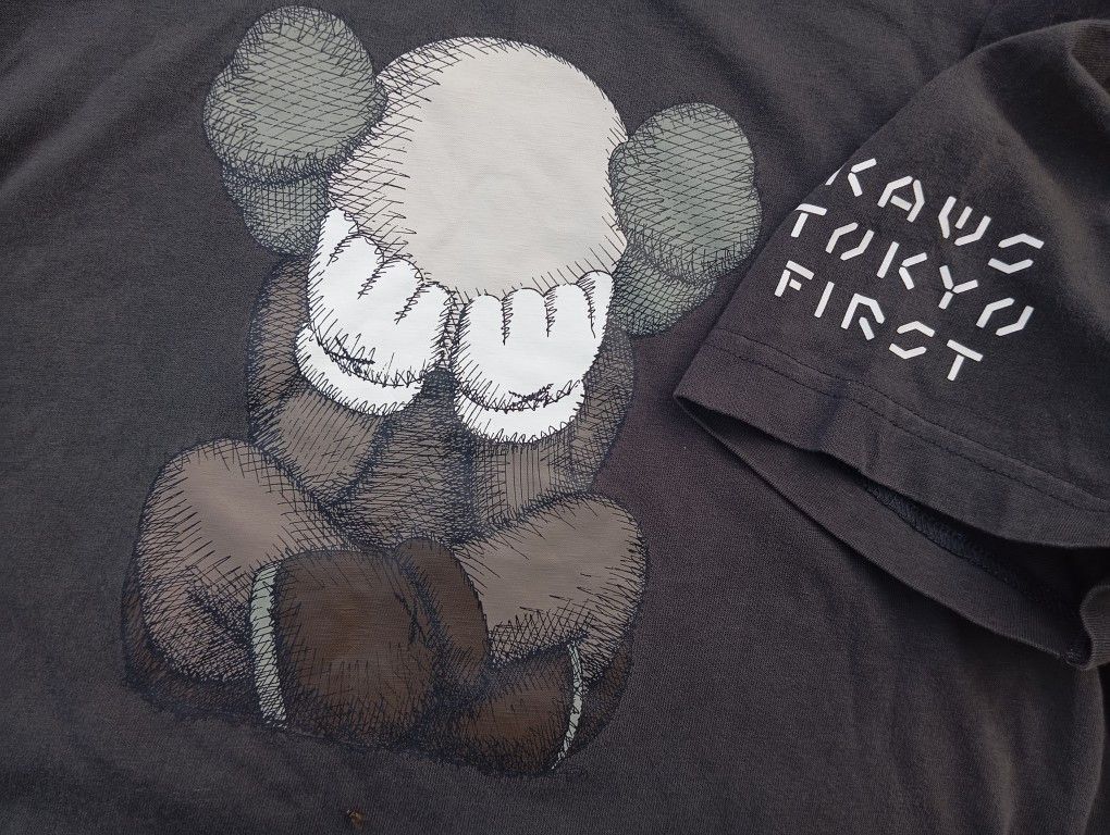 Kaws Kaws Tokyo First Tshirt 😵🎌 Size US M / EU 48-50 / 2 - 1 Thumbnail