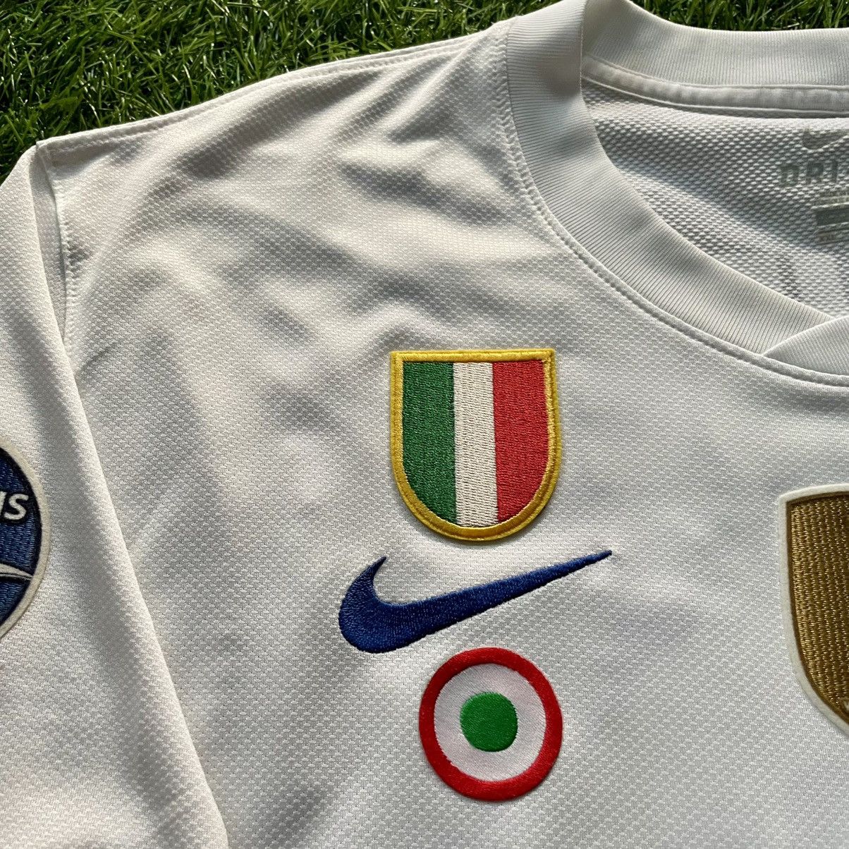 Nike Inter Milan Away 2010-11 Sneijder #10 Soccer Jersey Size US XXL / EU 58 / 5 - 6 Thumbnail