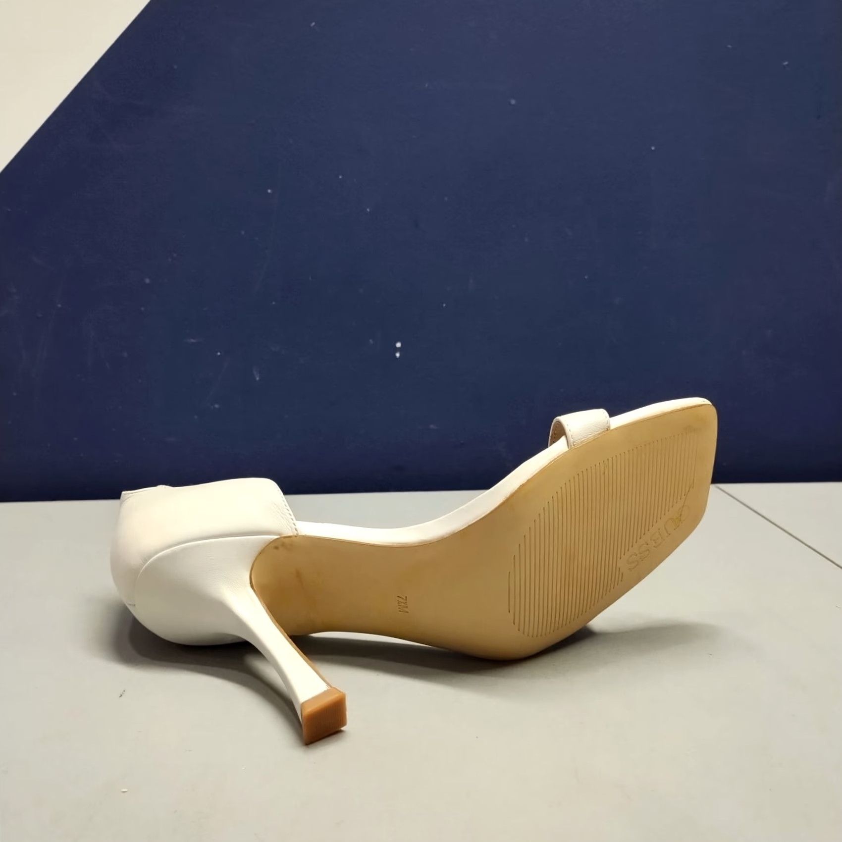 Guess GUESS Womens Size 7.5 White Leather Kitten Heels Open Toe Ankle Strap Pump Size US 8 / IT 38 - 7 Thumbnail