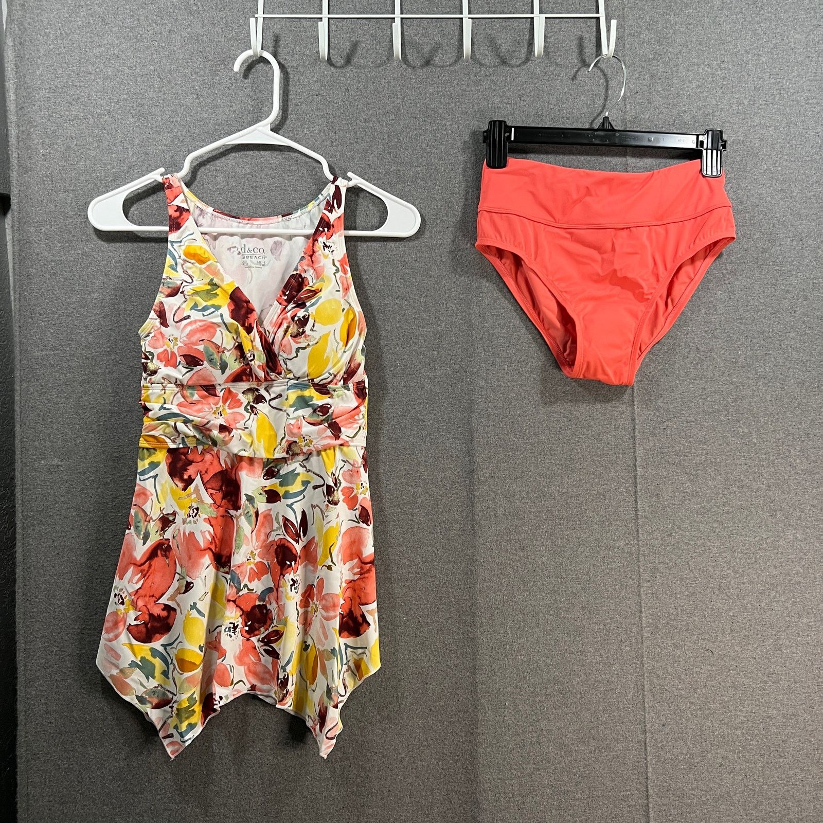 Other Denim & Co. Beach Handkerchief Hem Tankini Size XS / US 0-2 / IT 36-38 - 1 Thumbnail