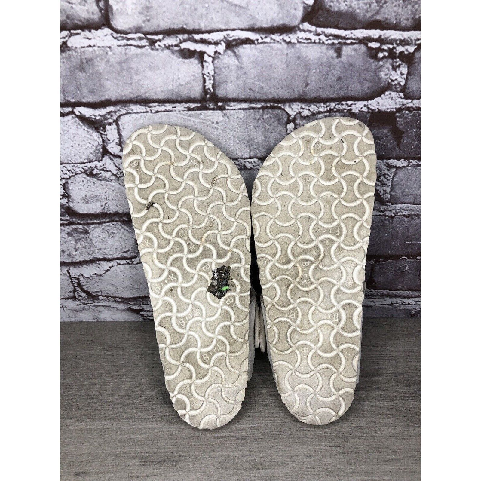 Birkenstock Birkenstock Gizeh White Leather Buckle Strap Cork Sandals Wo Size US 8.5 / IT 38.5 - 8 Thumbnail
