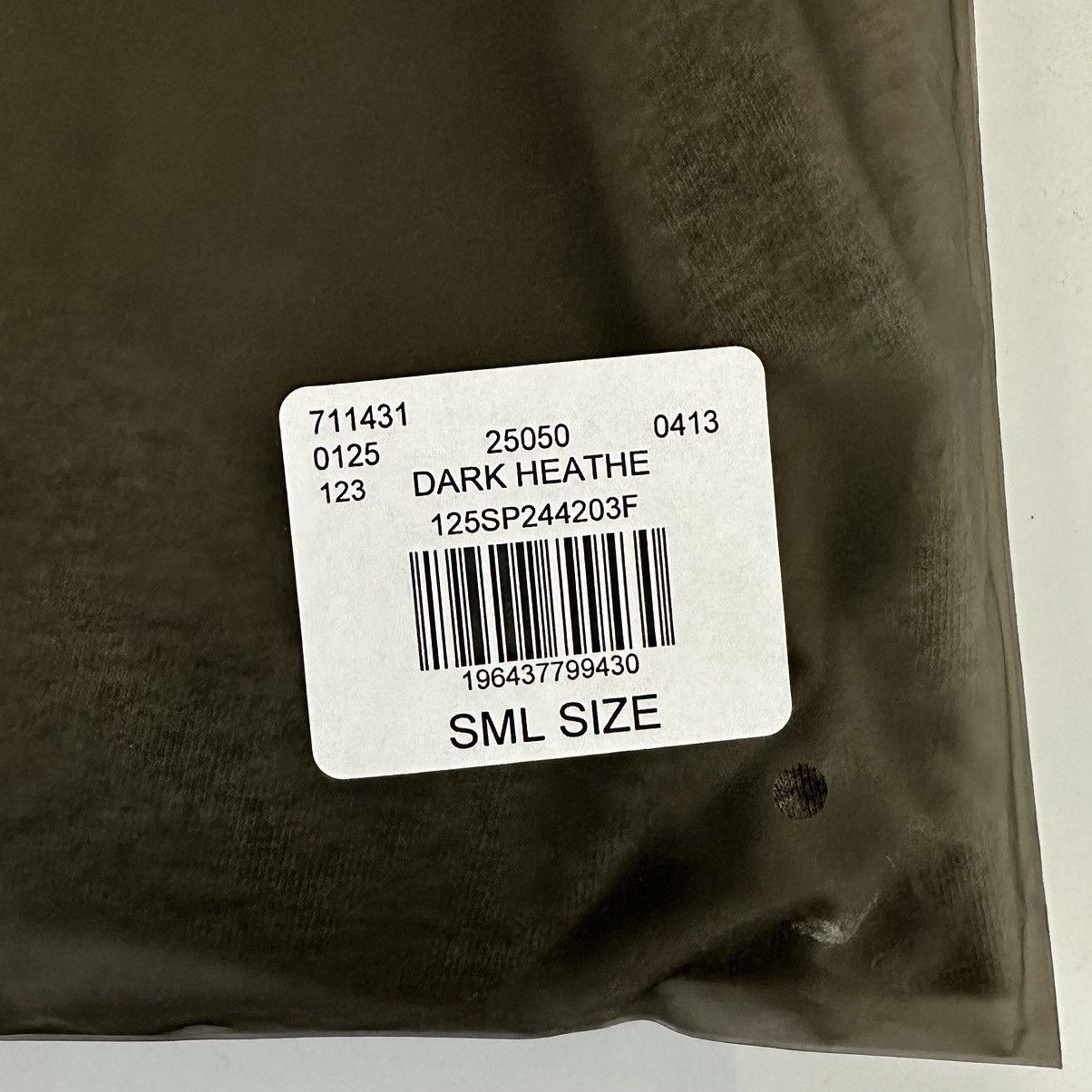 Essentials × Fear of God Fear of God Essentials SS24 Long-Sleeve Tab Tee Dark Heather Size US S / EU 44-46 / 1 - 7 Thumbnail