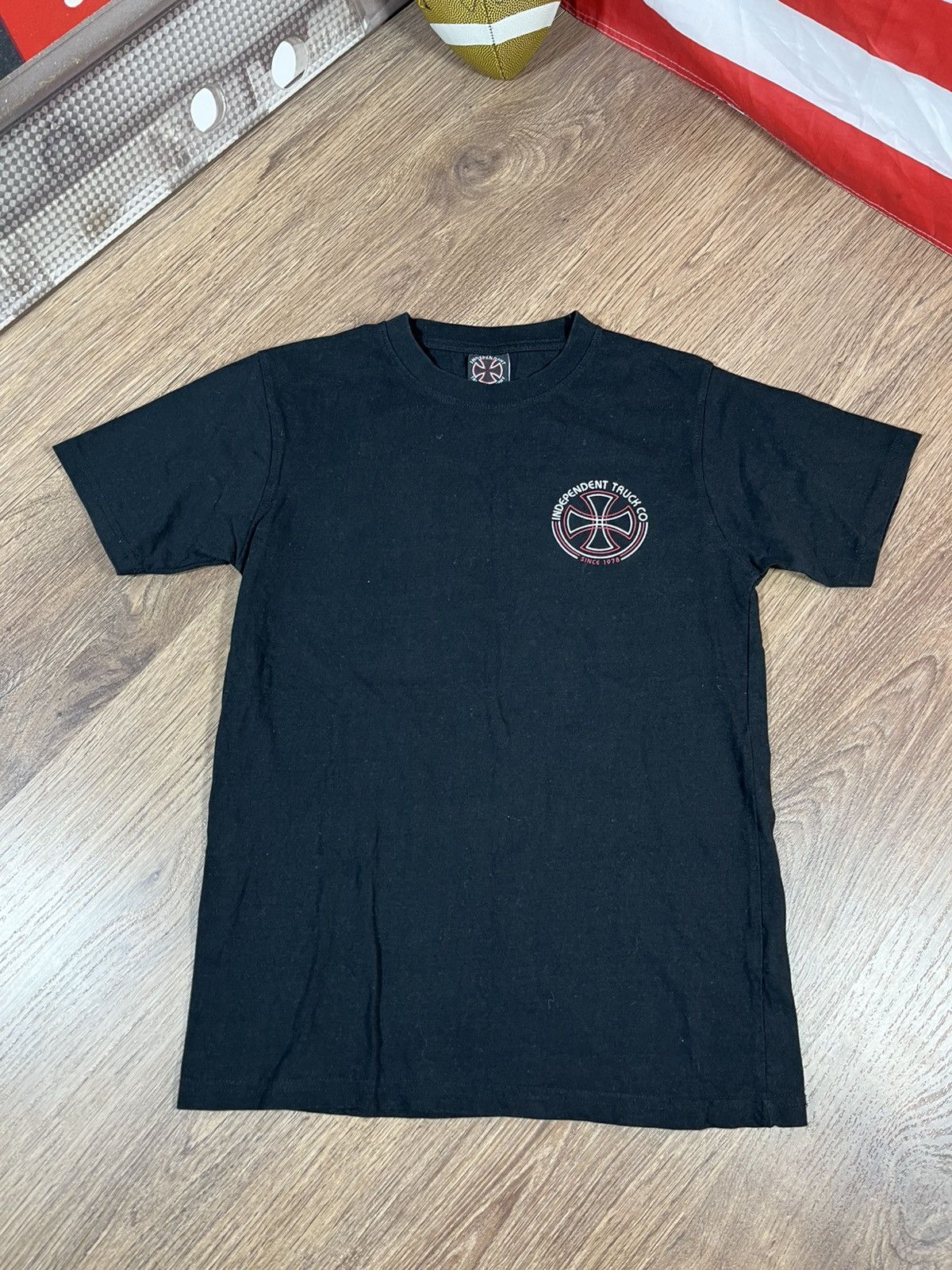 Independent Truck Co. Vintage Independent Skateboard 🛹 Big Logo Shirt Size US S / EU 44-46 / 1 - 2 Thumbnail