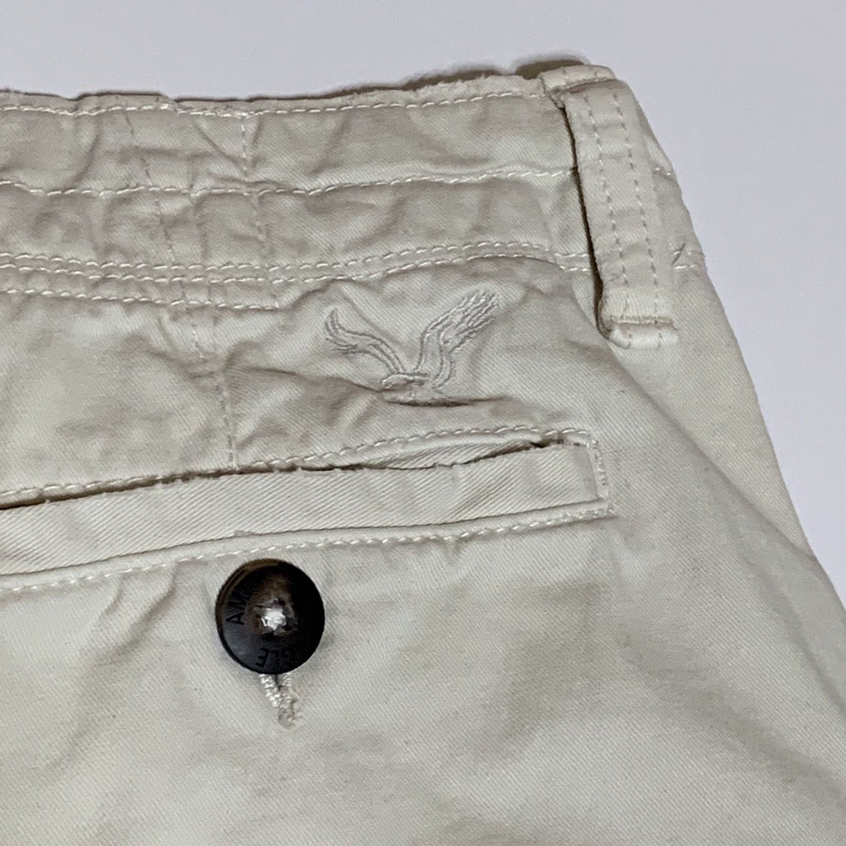 American Eagle Outfitters VINTAGE American Eagle Chino Shorts Mens Regular 33 Beige 11in Inseam Beach Classic Khaki Long Length Size US 33 - 8 Thumbnail