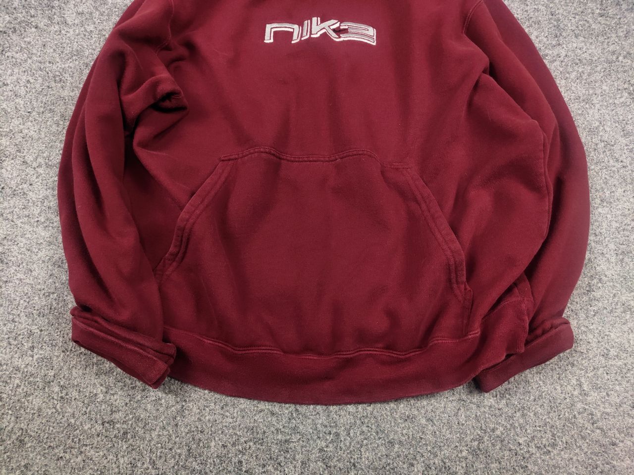 Nike Vintage Nike Center Logo Embroidered Y2K Hoodie Oversized Size US S / EU 44-46 / 1 - 6 Thumbnail