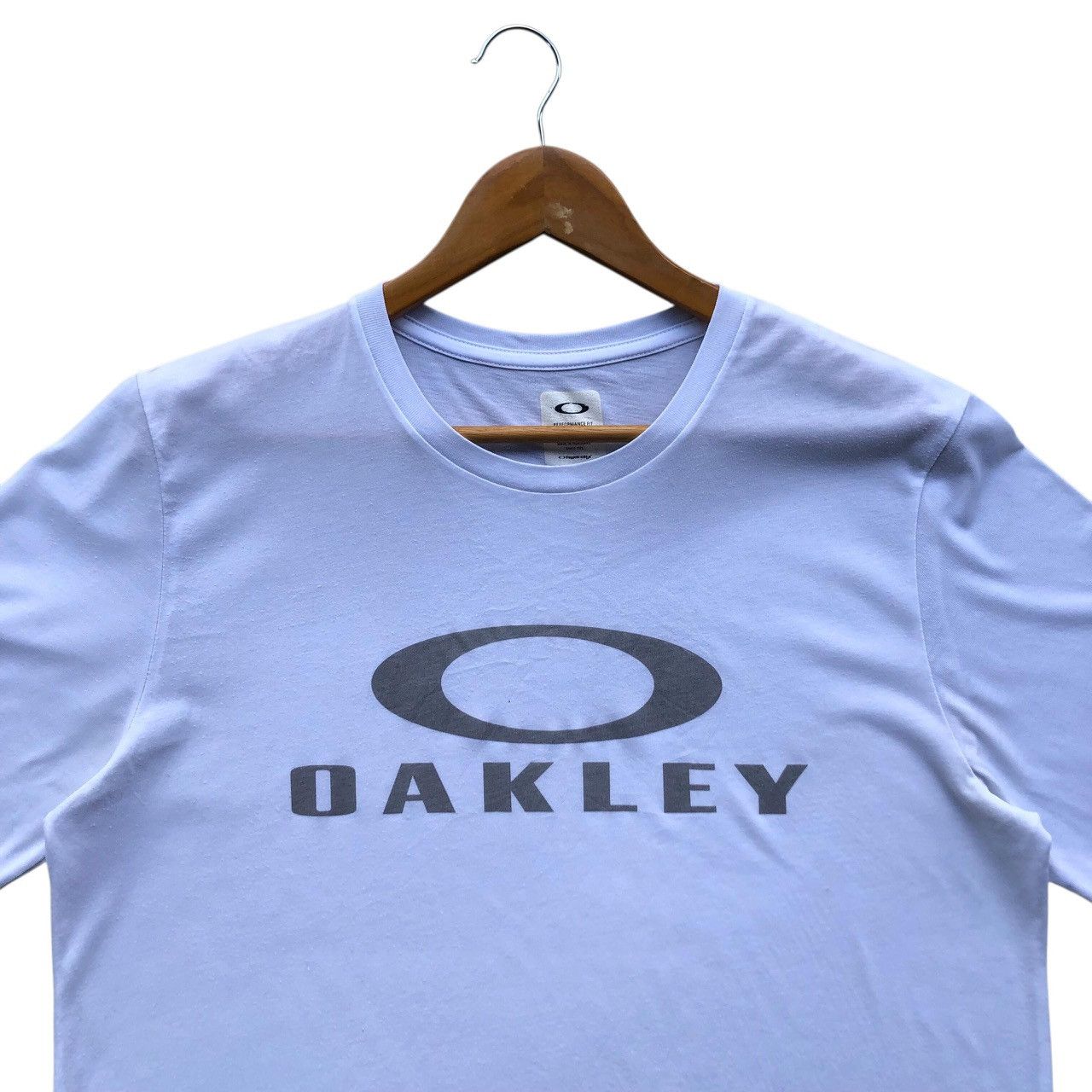 Oakley Vintage OAKLEY tee Size US XL / EU 56 / 4 - 2 Thumbnail