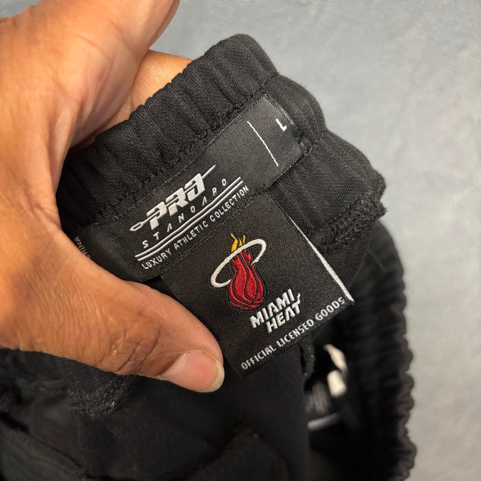 Pro Standard Pro Standard Miami Heat Shorts Tyler Herro 14 Basketball NBA Size US 28 / EU 44 - 3 Thumbnail