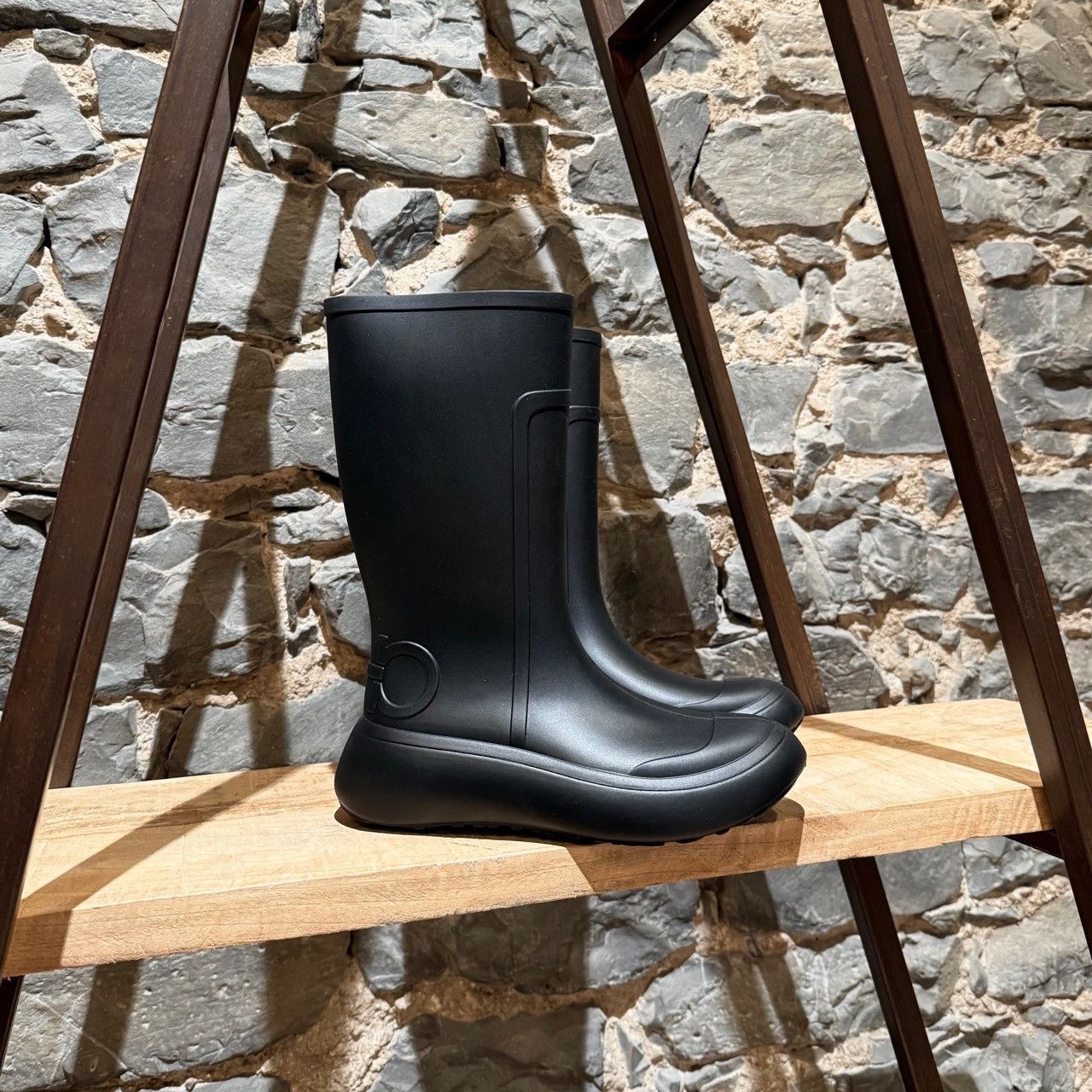 Salvatore Ferragamo Salvatore Ferragamo Black Rubber Gancini Accent Rain Boots Size US 7 / EU 40 - 1 Thumbnail