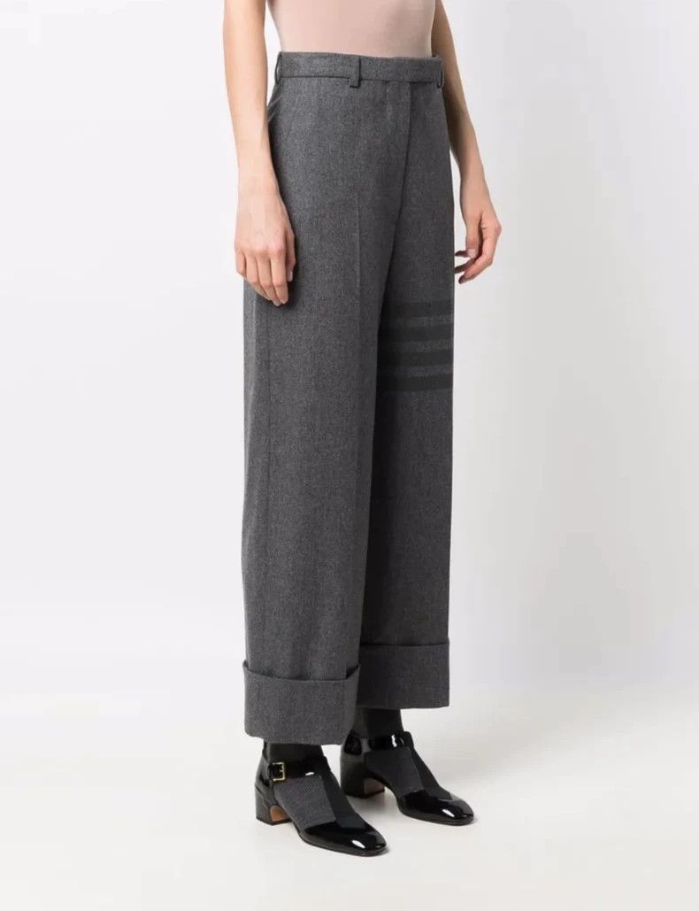 Thom Browne Thom Browne Dark grey trousers with four stripes Size 25" / US 0 / IT 36 - 9 Thumbnail