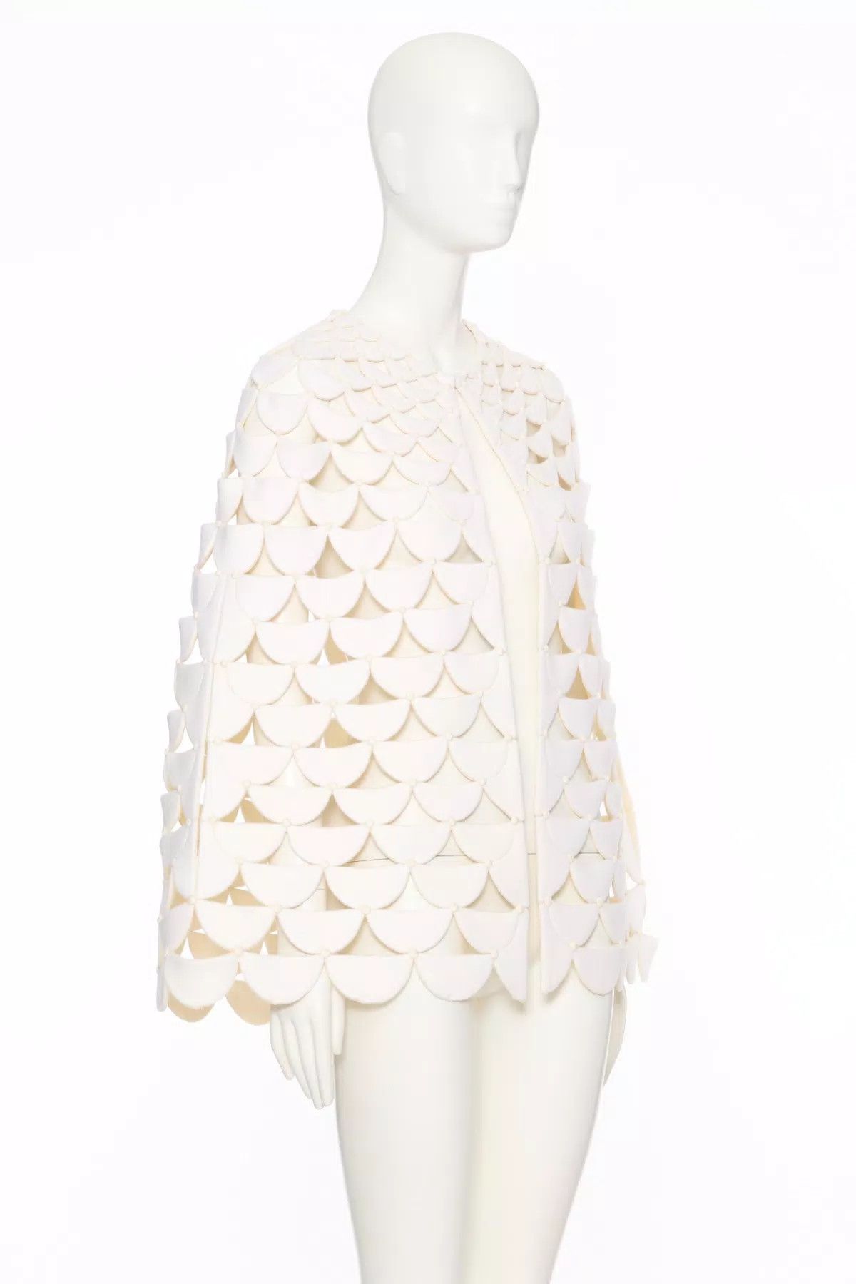 Valentino o1s1wg110426 Cape in Ivory Size M / US 6-8 / IT 42-44 - 2 Thumbnail