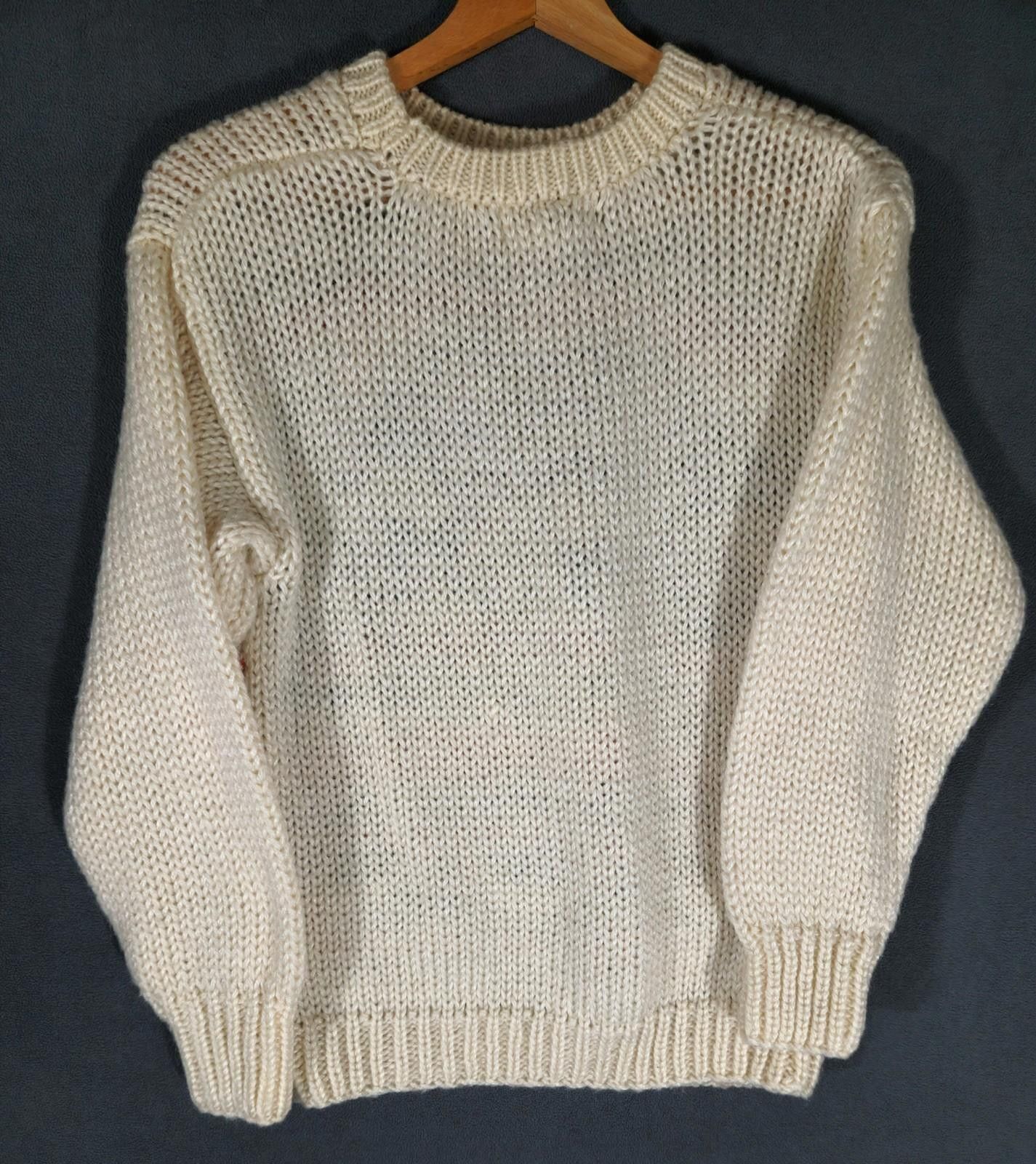 The Unbranded Brand Vintage Petites, Hand Knit Sweater (Women’s Petite) Size M / US 6-8 / IT 42-44 - 5 Thumbnail