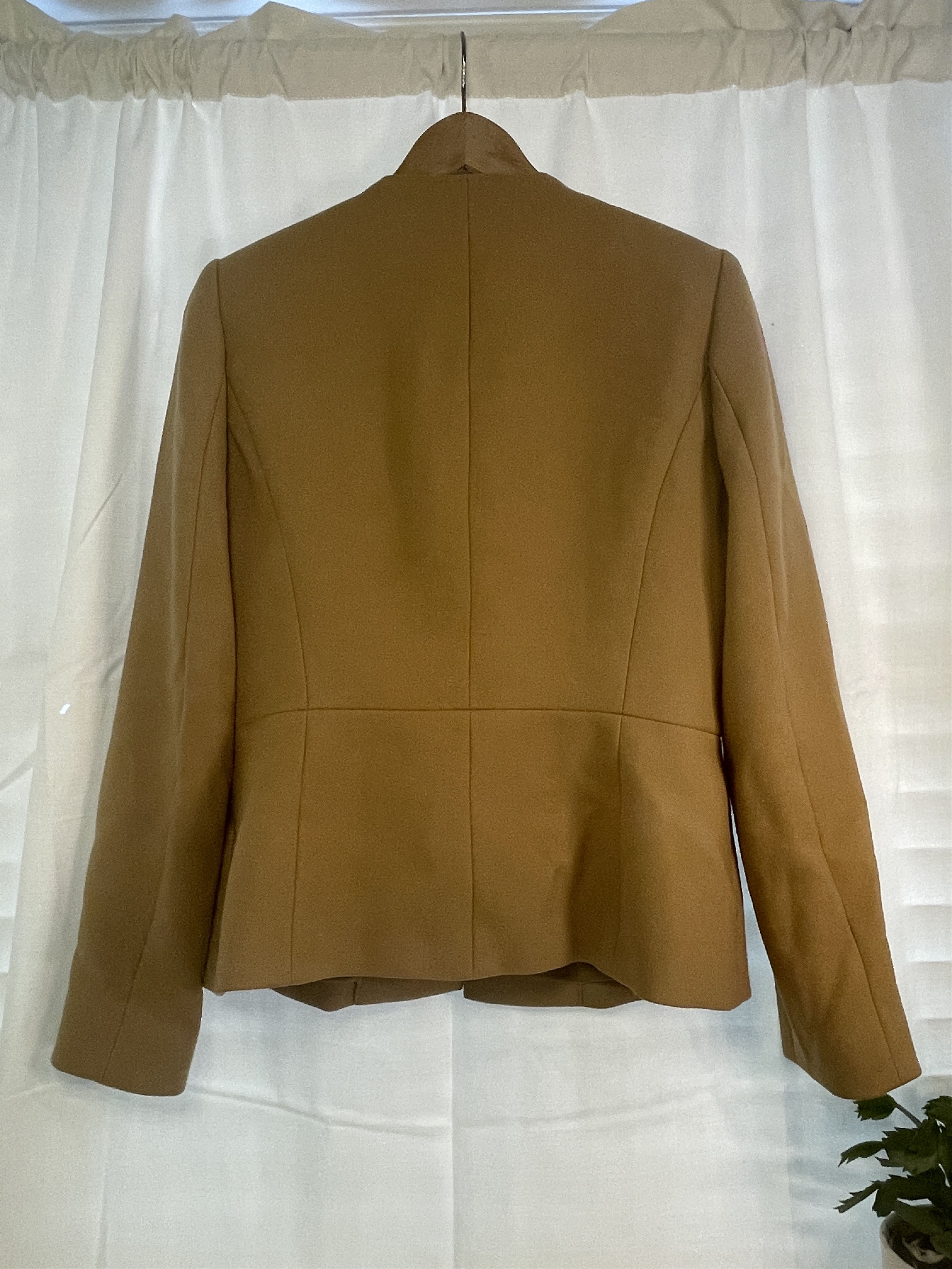 Anne Klein TF7018- Anne Klein Women’s Ruffle Front Size M / US 6-8 / IT 42-44 - 8 Thumbnail