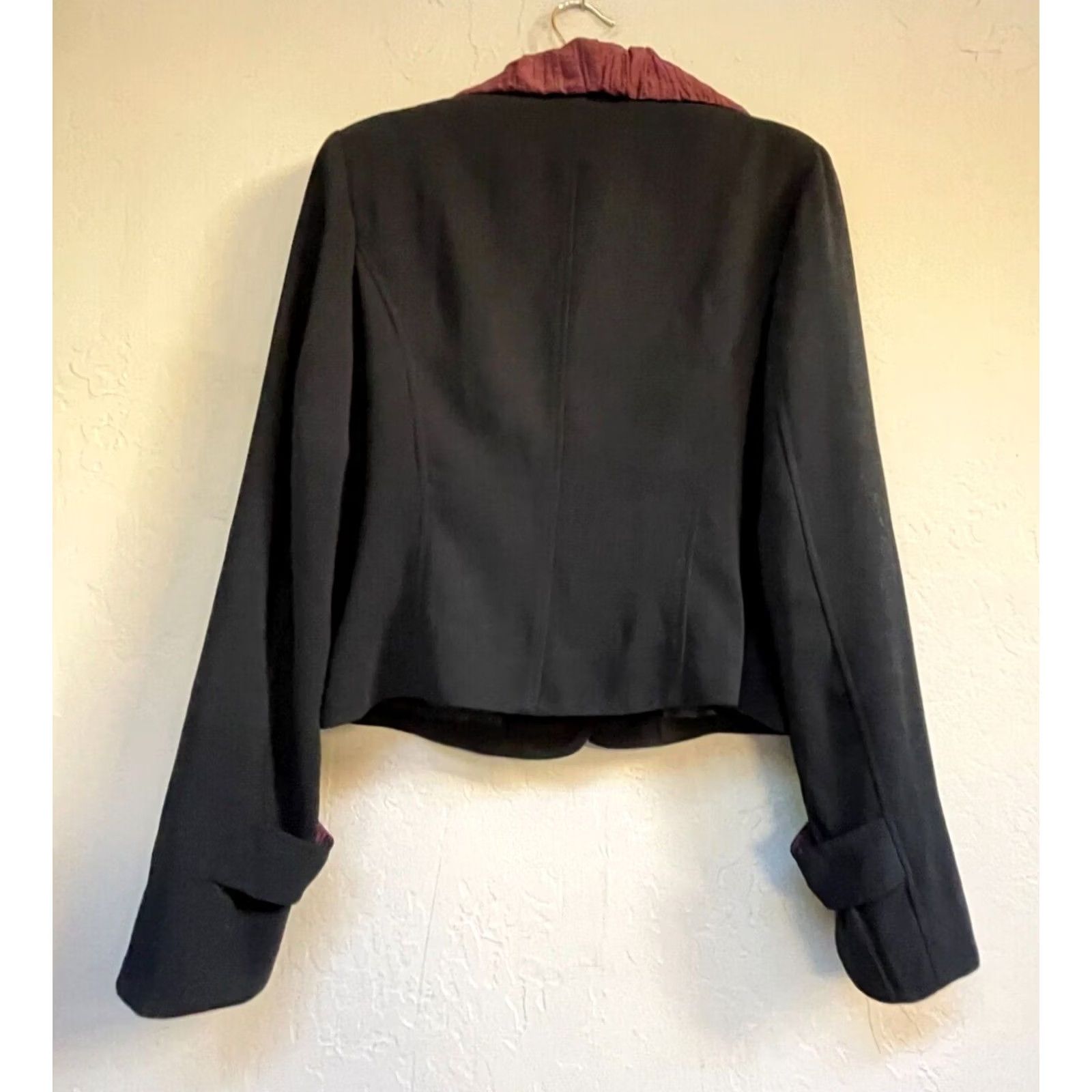 Vintage Anne Giorgio Women's Black with Ruffle Collar Crop Blazer Jacket Size Small Size S / US 4 / IT 40 - 2 Thumbnail