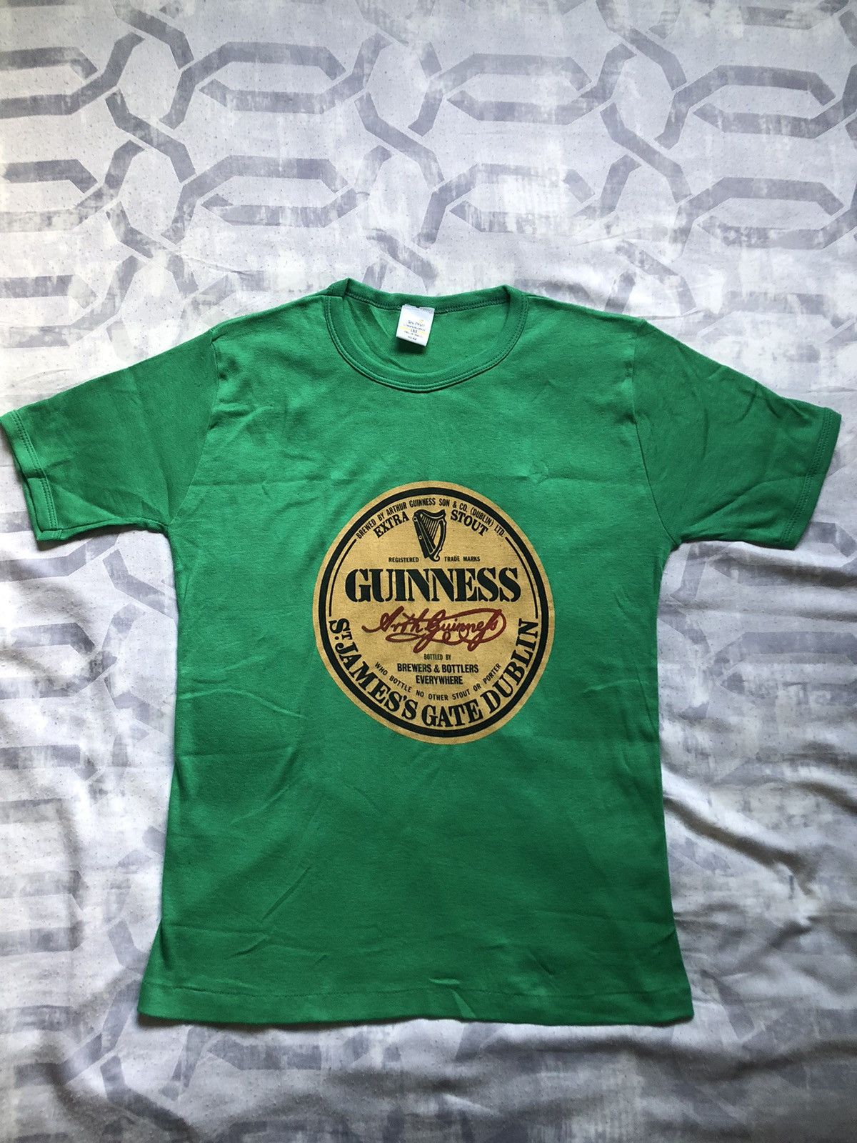 Vintage Vintage 90’s Single Stitch Guinness T Shirt Size US L / EU 52-54 / 3 - 1 Thumbnail