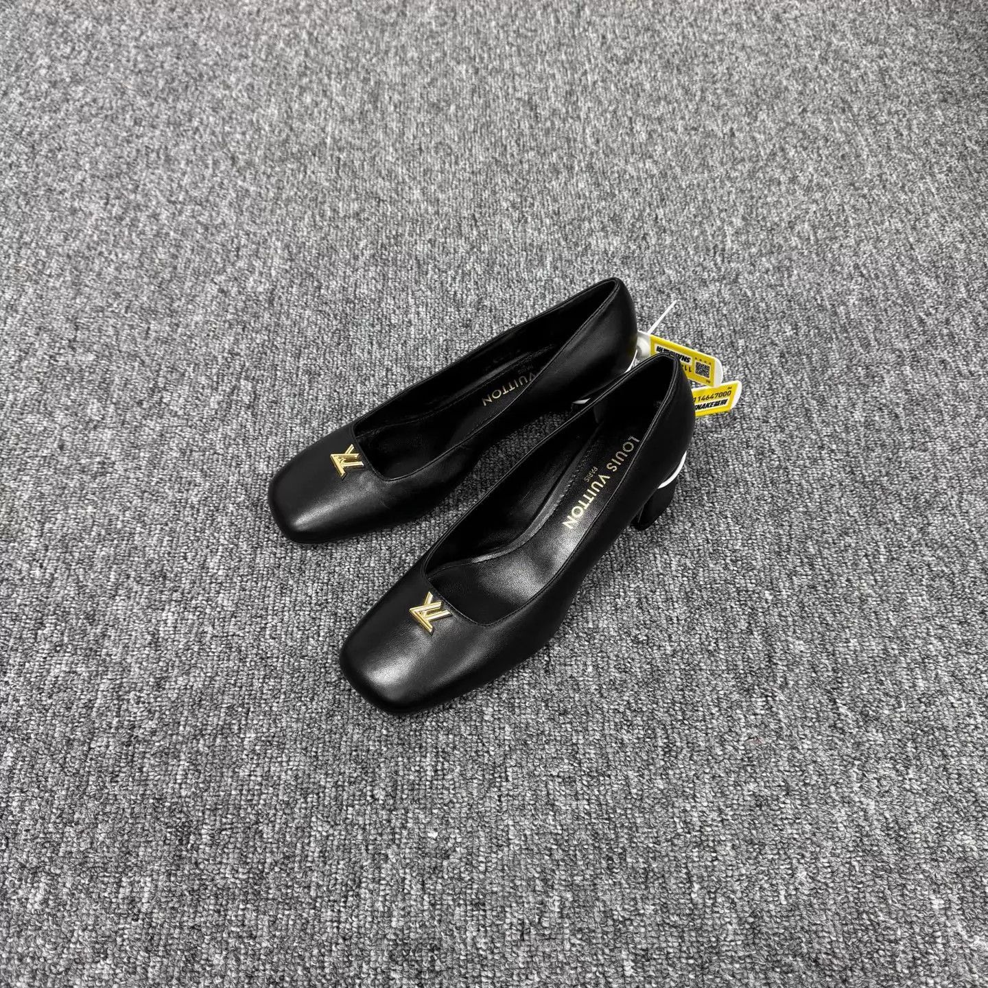 Louis Vuitton Louis Vuitton black gold logo square toe block heel 39 Size US 8.5 / IT 38.5 - 1 Thumbnail
