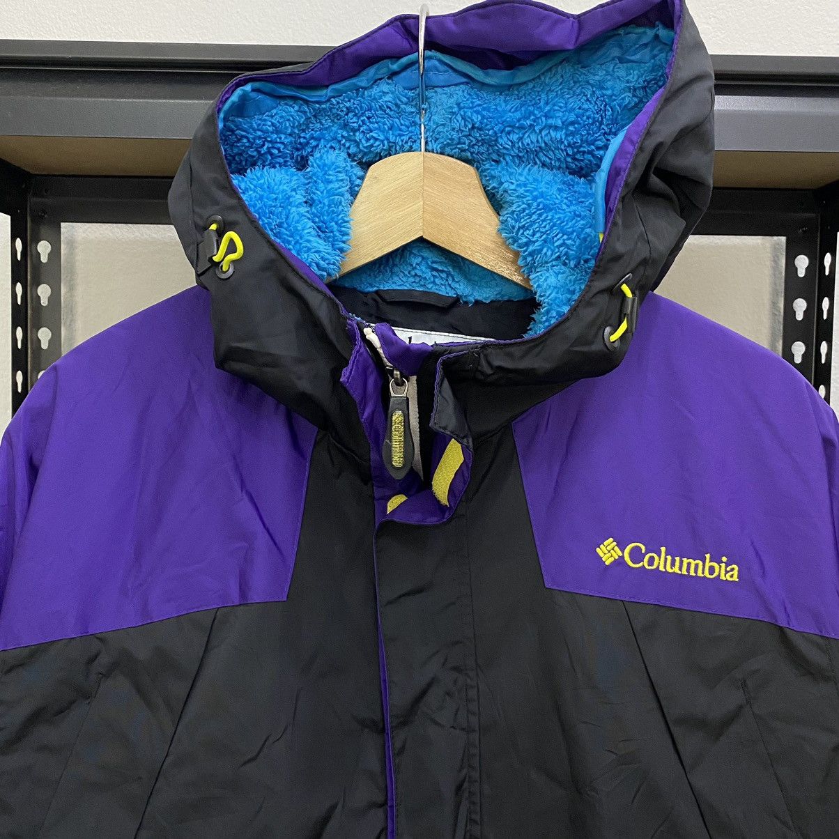 Columbia × Vintage Vintage Columbia Omnishield Outdoor Sportswear Jacket 2tone Size US M / EU 48-50 / 2 - 2 Thumbnail