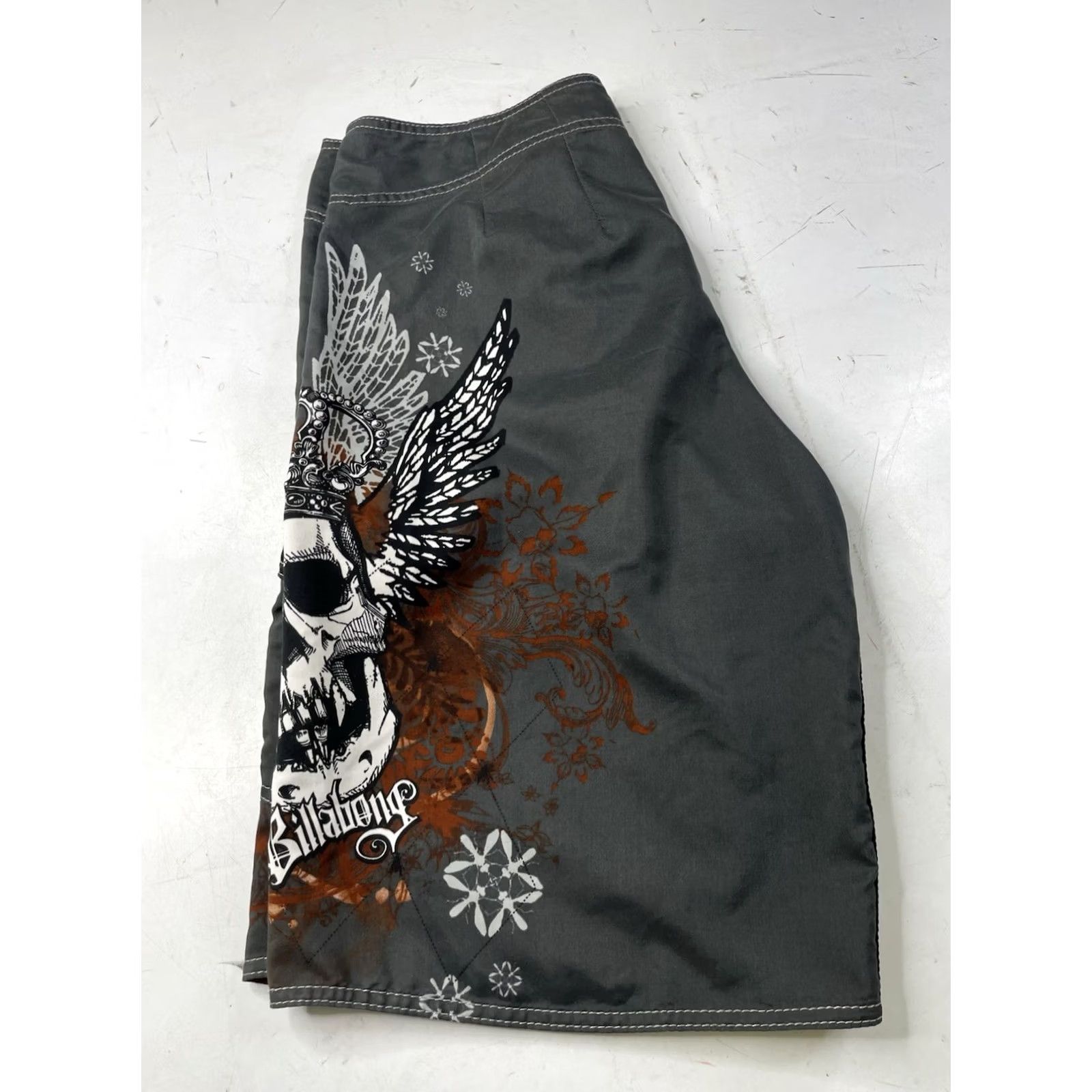 Billabong VINTAGE Billabong Mens Board Shorts 33 Surf Skate Swim Trunk Skull Gray Plaid Quick Dry Regular Size 33 Mens Gender: Mens Size US 33 - 7 Thumbnail