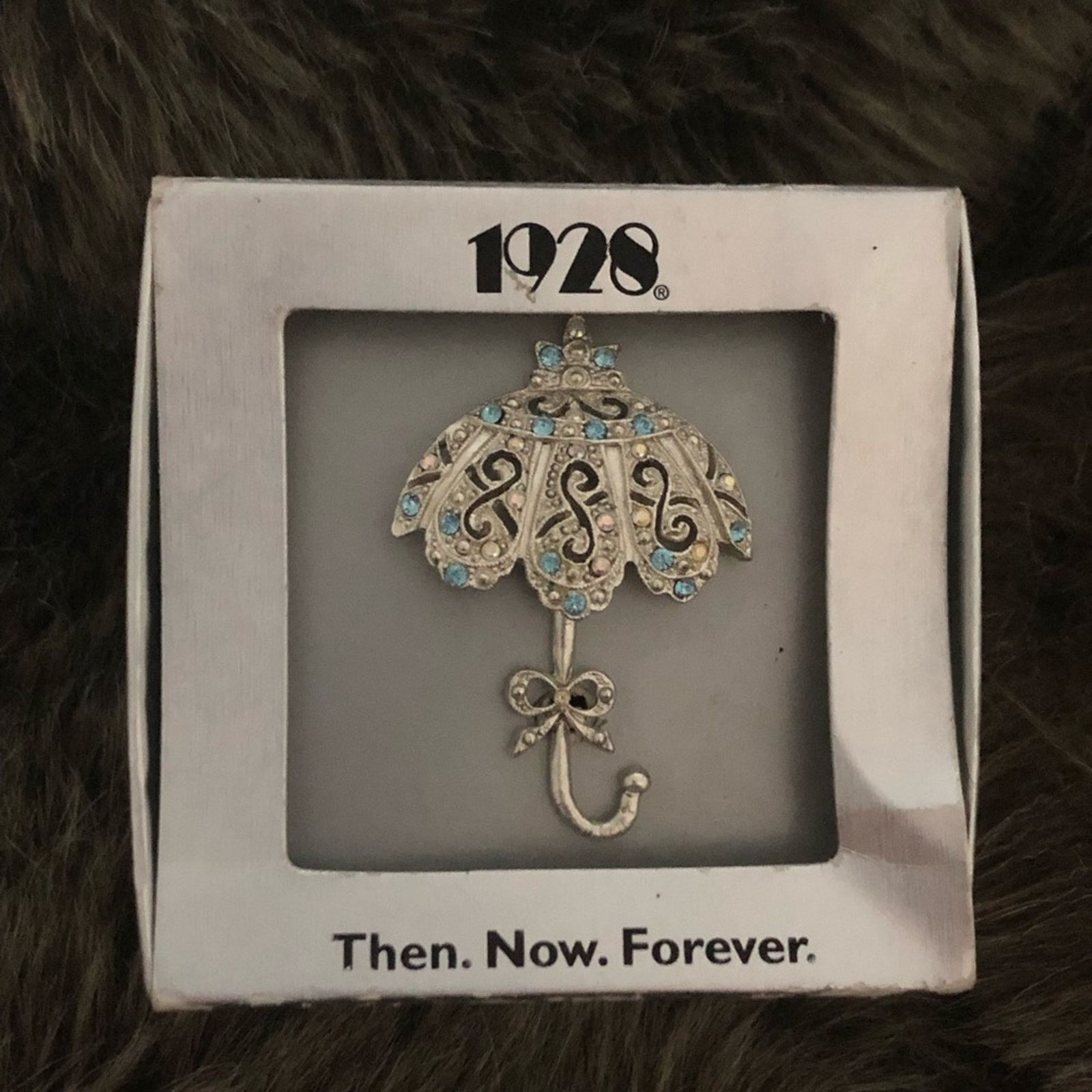 Vintage 1928 silver tone Parisian umbrella brooch NIB Size ONE SIZE - 4 Thumbnail