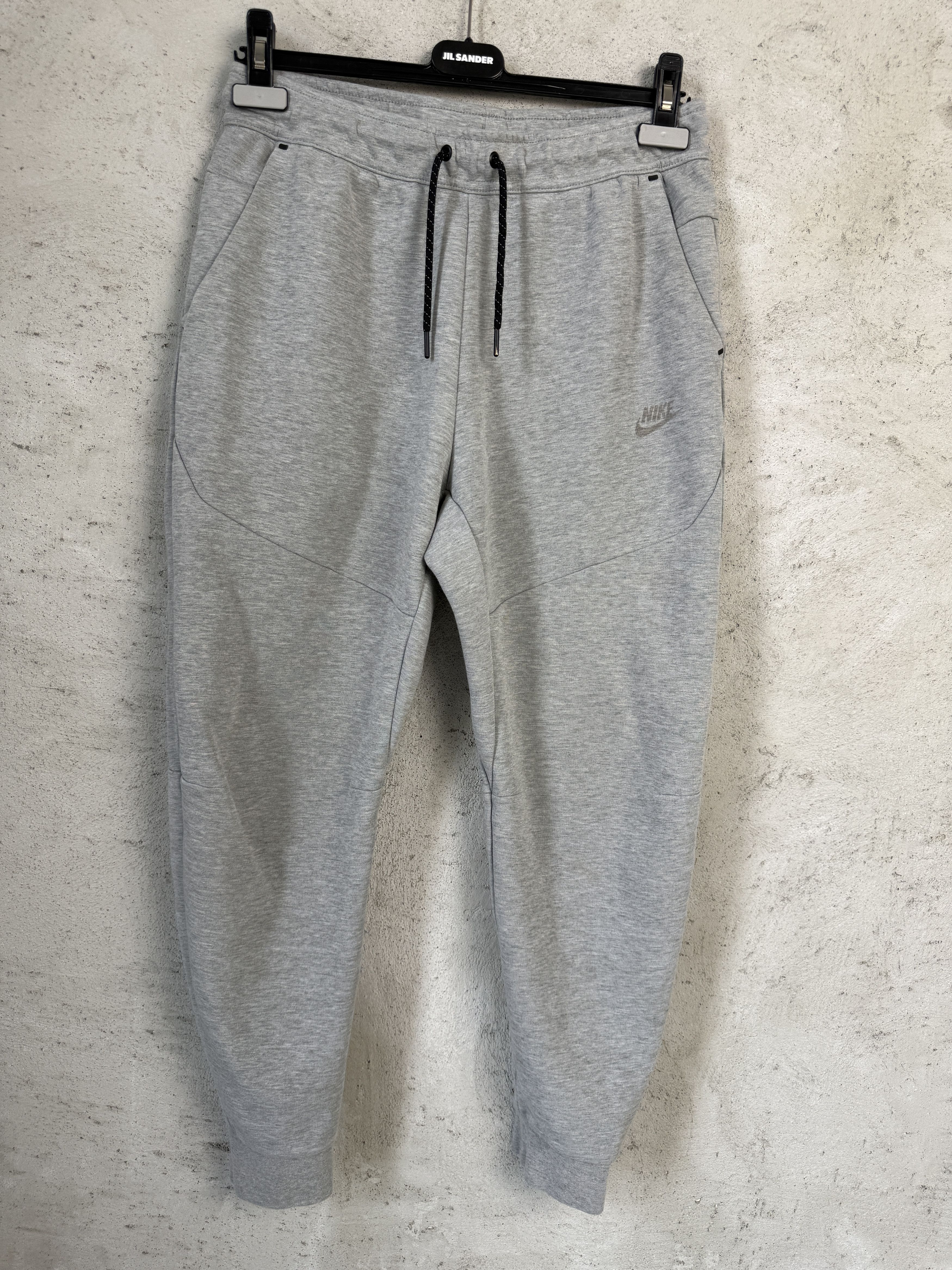 Nike Nike tech fleece sweatpants joggers drip trap skate Size US 30 / EU 46 - 1 Thumbnail