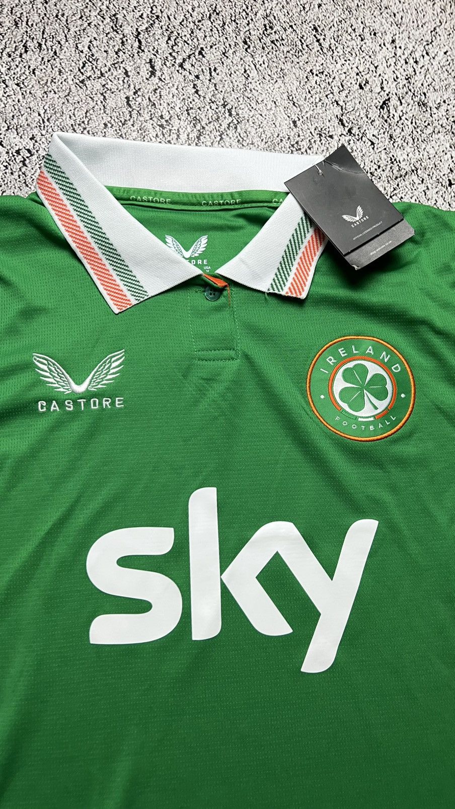 Castore NWT‼️2025/2026 Ireland 🇮🇪 Castore sky football jersey new Size US M / EU 48-50 / 2 - 3 Thumbnail