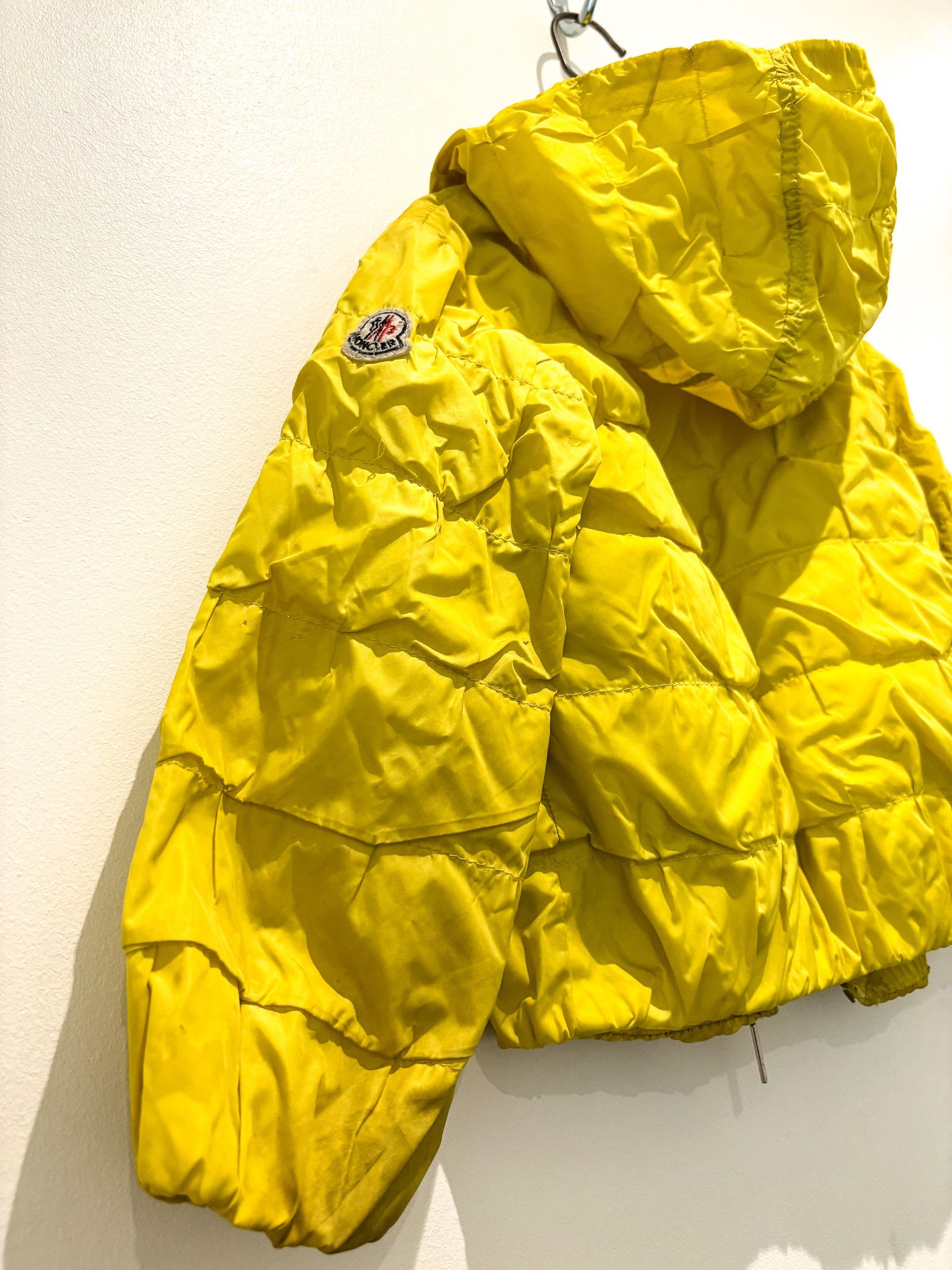 Moncler Moncler yellow puffer jacket kids Size US XXS / EU 40 - 6 Thumbnail