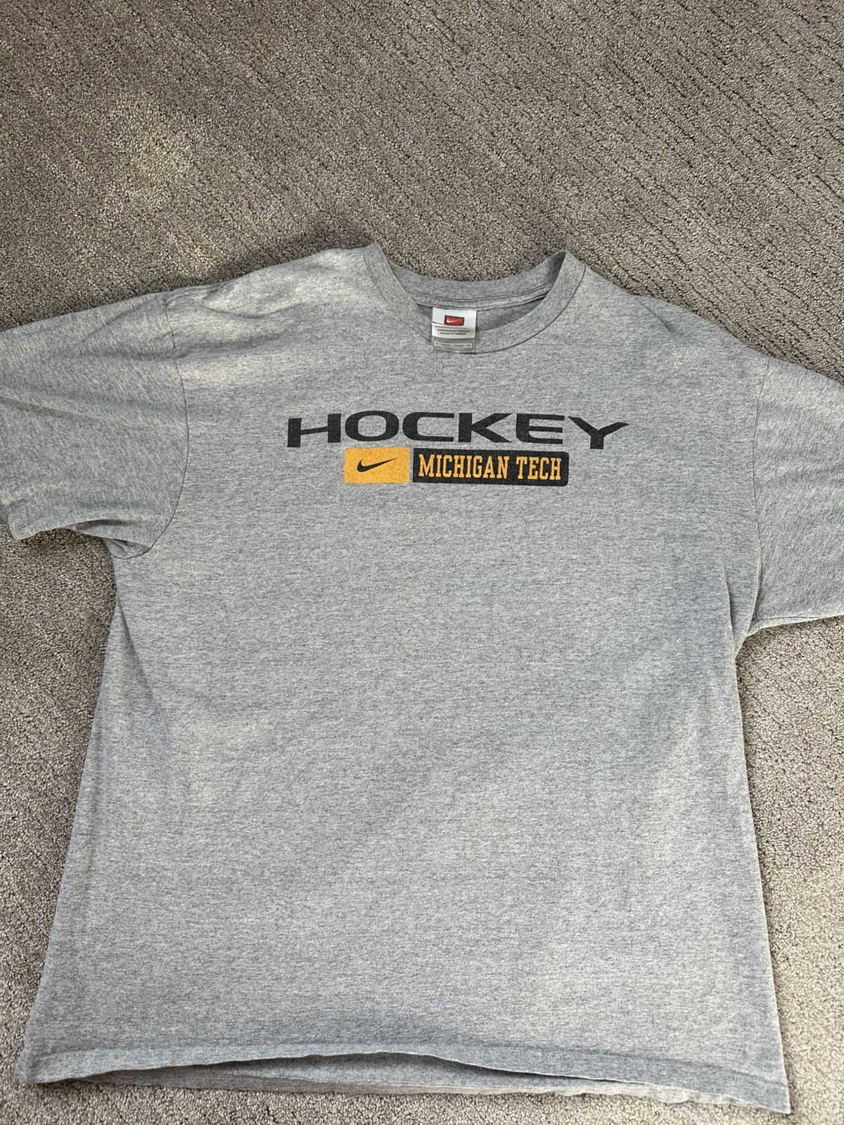 Nike Vintage Nike Michigan Tech Hockey Shirt Size US XL / EU 56 / 4 - 1 Thumbnail
