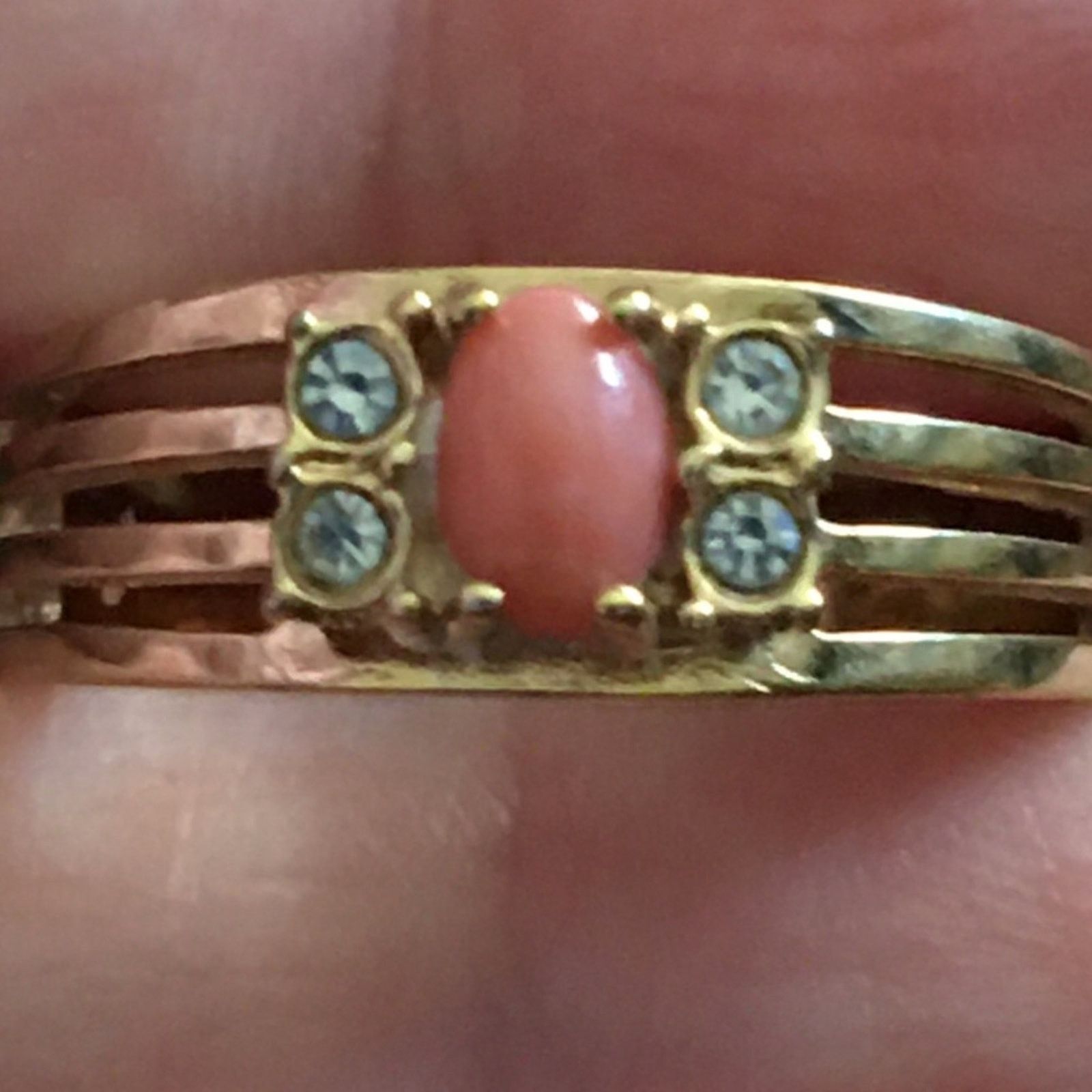 Vintage Vintage Avon faux coral rhinestone gold ring Size ONE SIZE - 4 Thumbnail