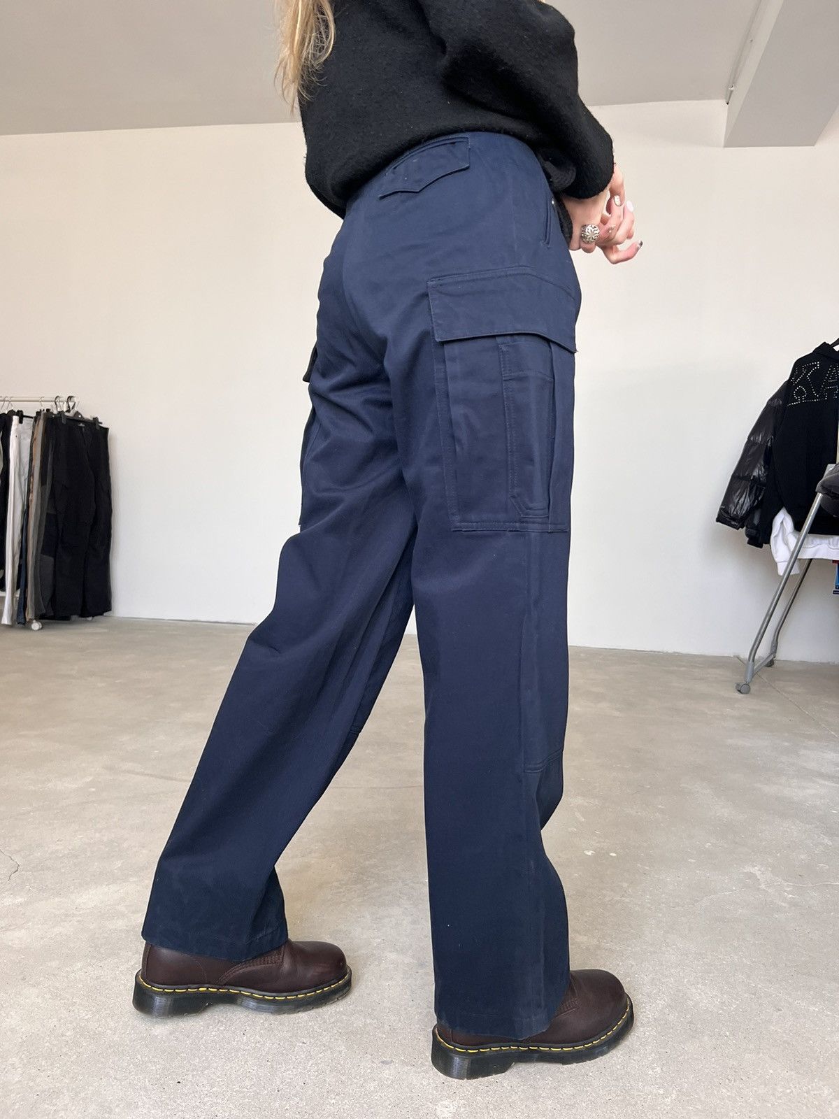 Loewe 21SS LOEWE Cargo Trousers Dark Blue Size 26" / US 2 / IT 38 - 15 Thumbnail
