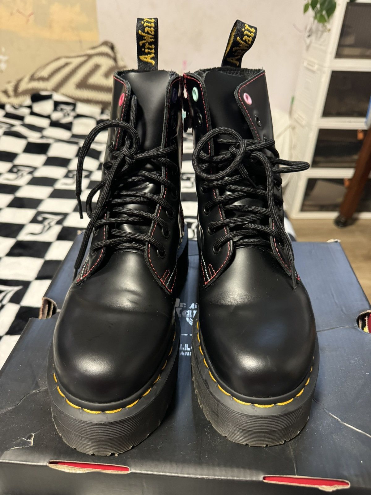 Dr. Martens Hello Kitty x Dr. Martens Size US 6 / IT 36 - 2 Thumbnail