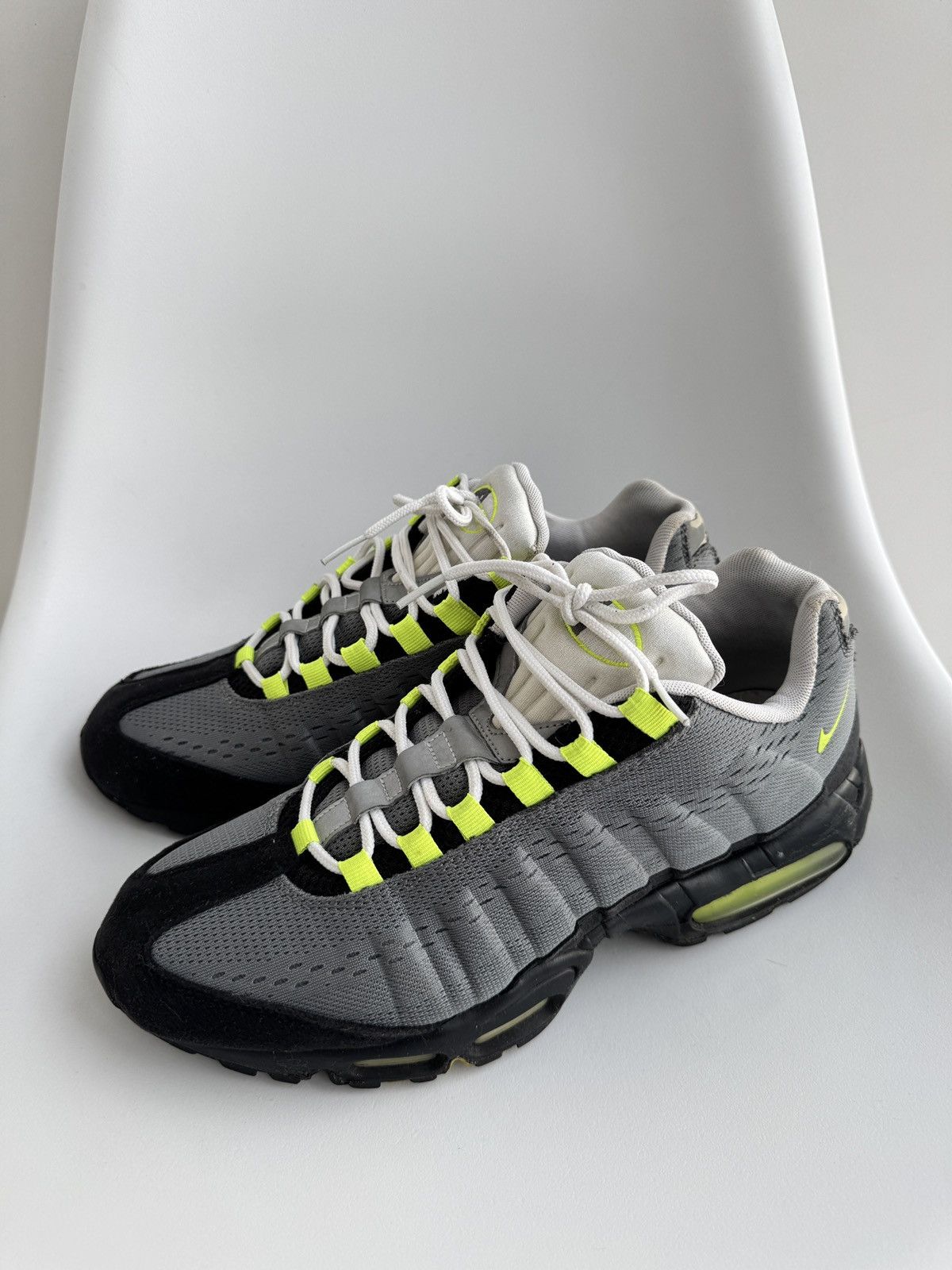 Nike Nike Air Max 95 Neon 2012 Size US 11 / EU 44 - 5 Thumbnail