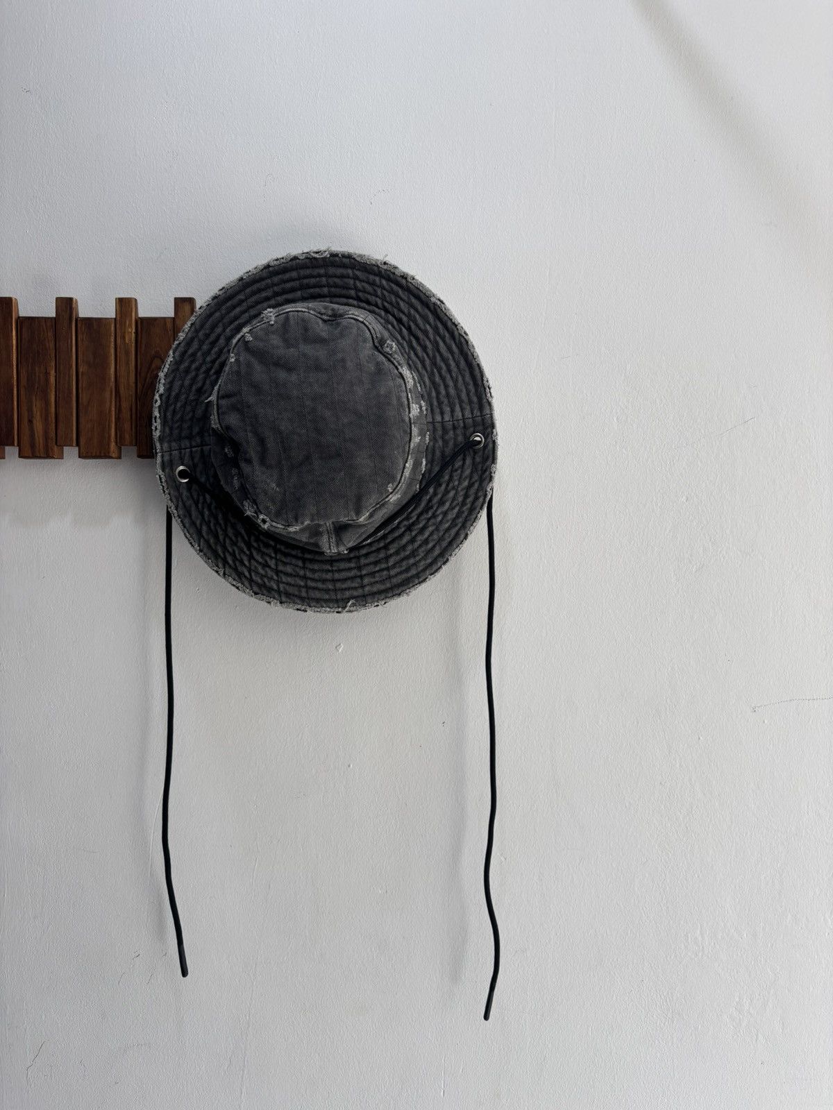 A-COLD-WALL* × Diesel A Cold Wall x Diesel natural distressed bucket hat Size ONE SIZE - 2 Thumbnail