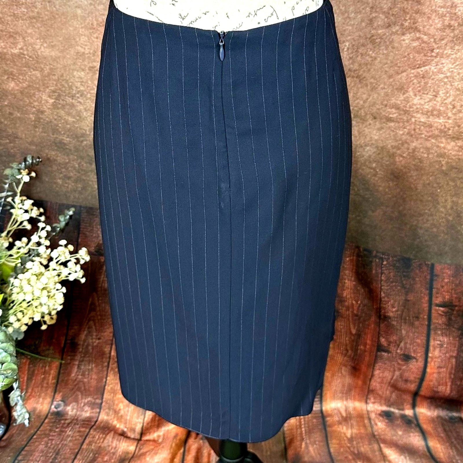 Armani Collezioni Armani Collezioni Bow Front Pin Stripe Skirt Midnight 10 Size L / US 10 / IT 46 - 14 Thumbnail