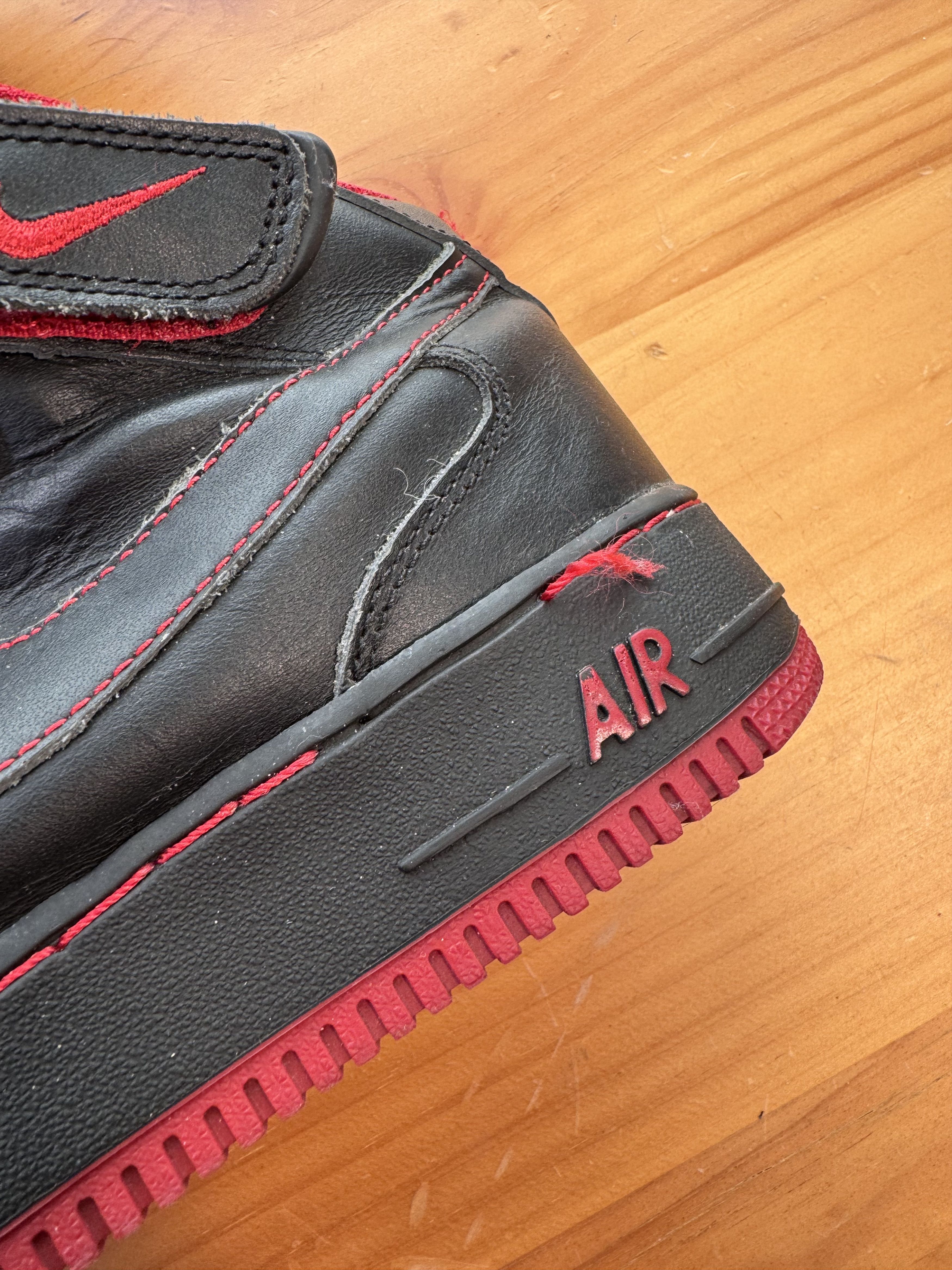 Nike 2002 Nike Air Force 1 Mid Black Red Contrast stitch Size US 9 / EU 42 - 5 Thumbnail