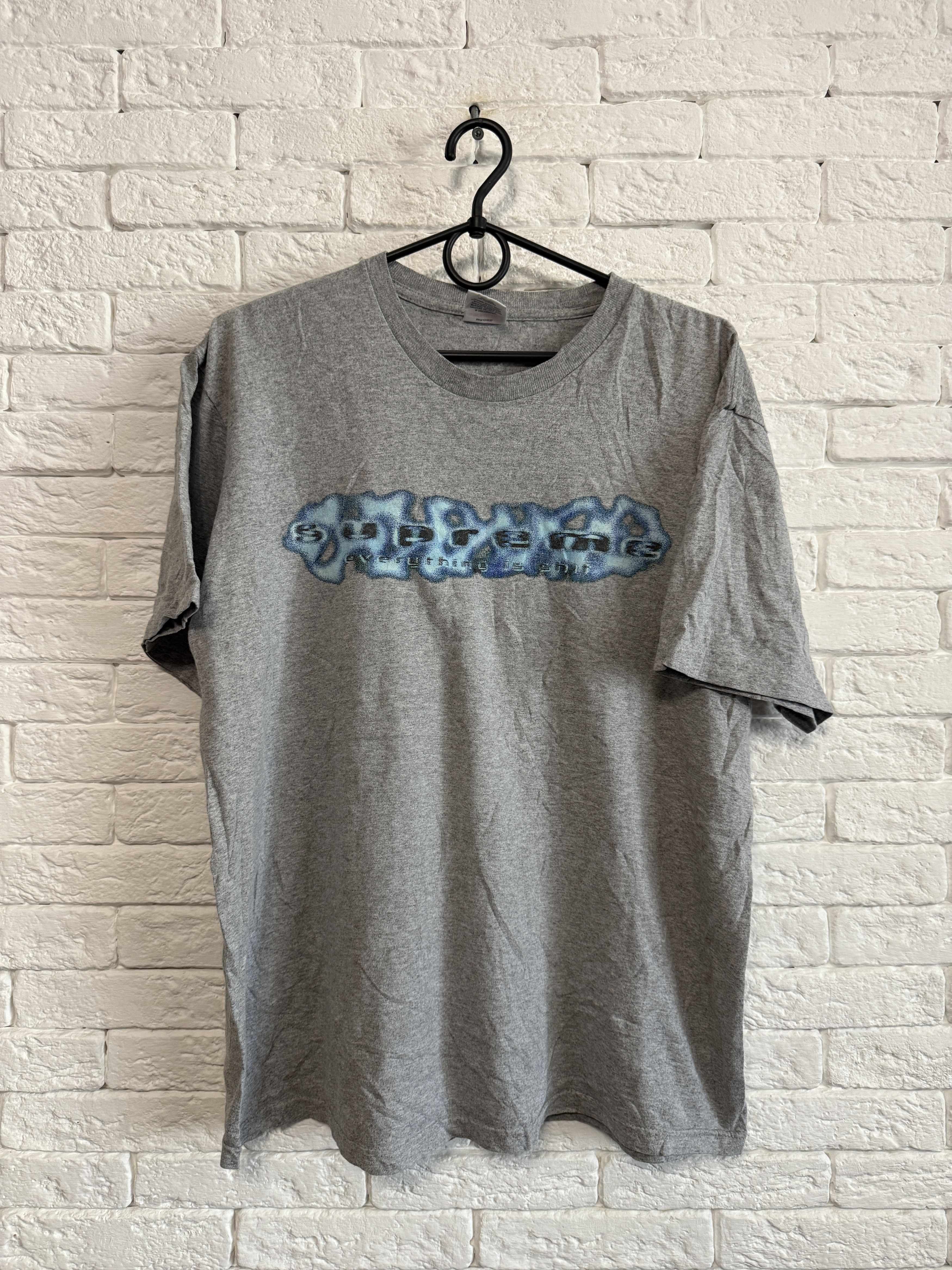 Supreme Vintage Supreme USA Huge Logo Tshirt Sz M Size US M / EU 48-50 / 2 - 1 Thumbnail