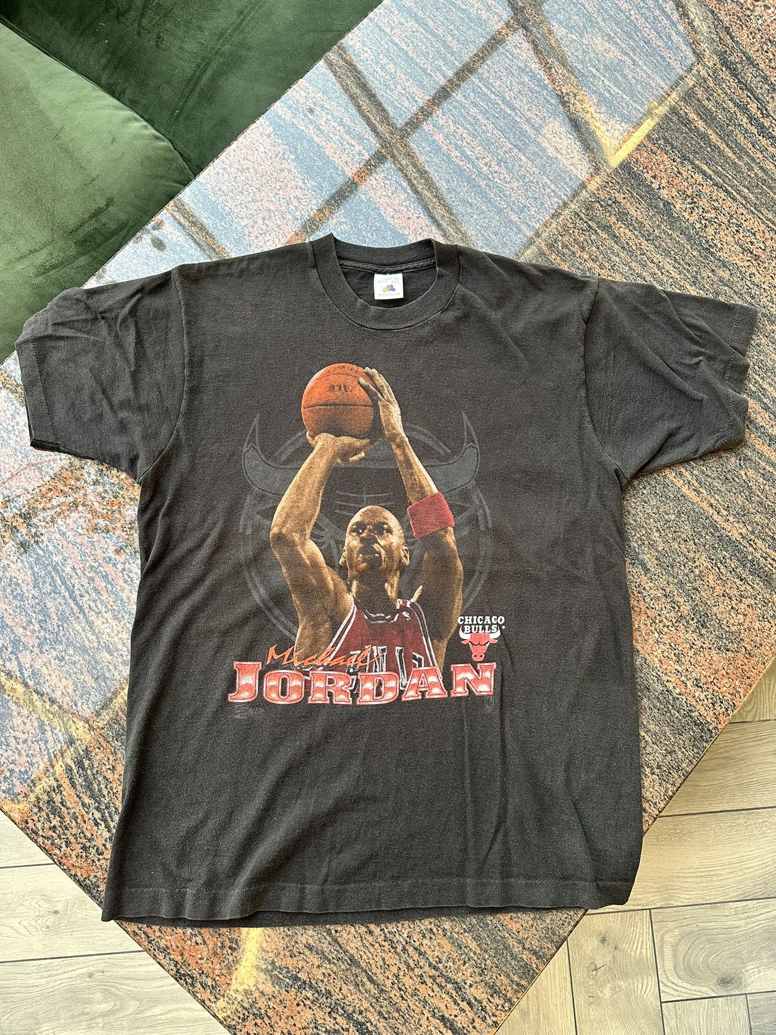 NBA × Vintage Vintage Michael Jordan T-Shirt Size US XL / EU 56 / 4 - 1 Thumbnail