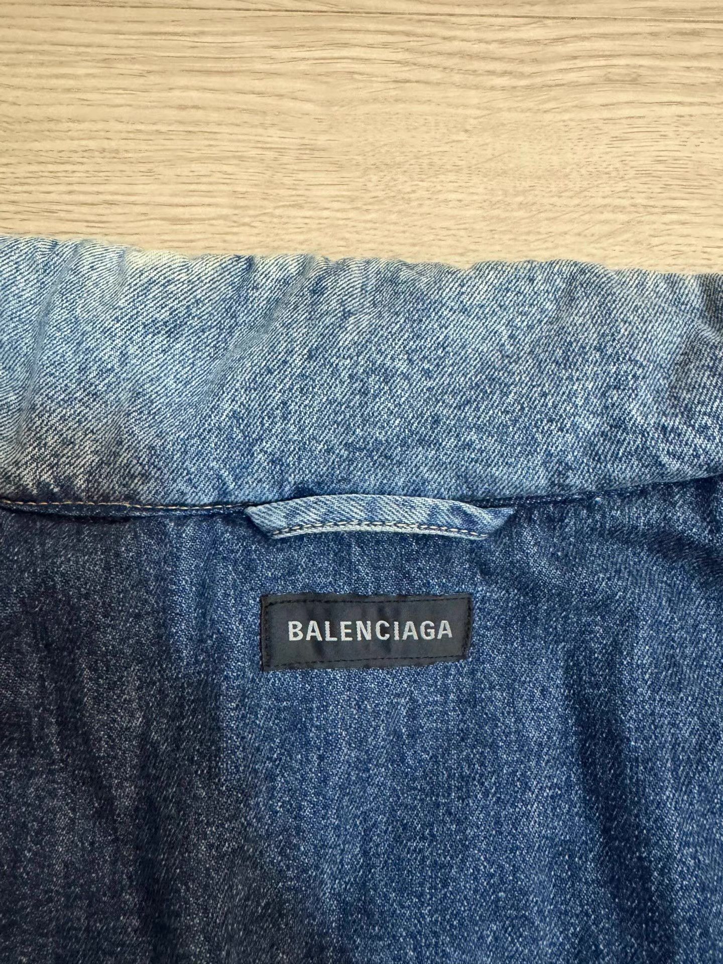 Balenciaga Balenciaga Blue Vintage Washed Cotton Denim Jacket Q14 Size US M / EU 48-50 / 2 - 2 Thumbnail