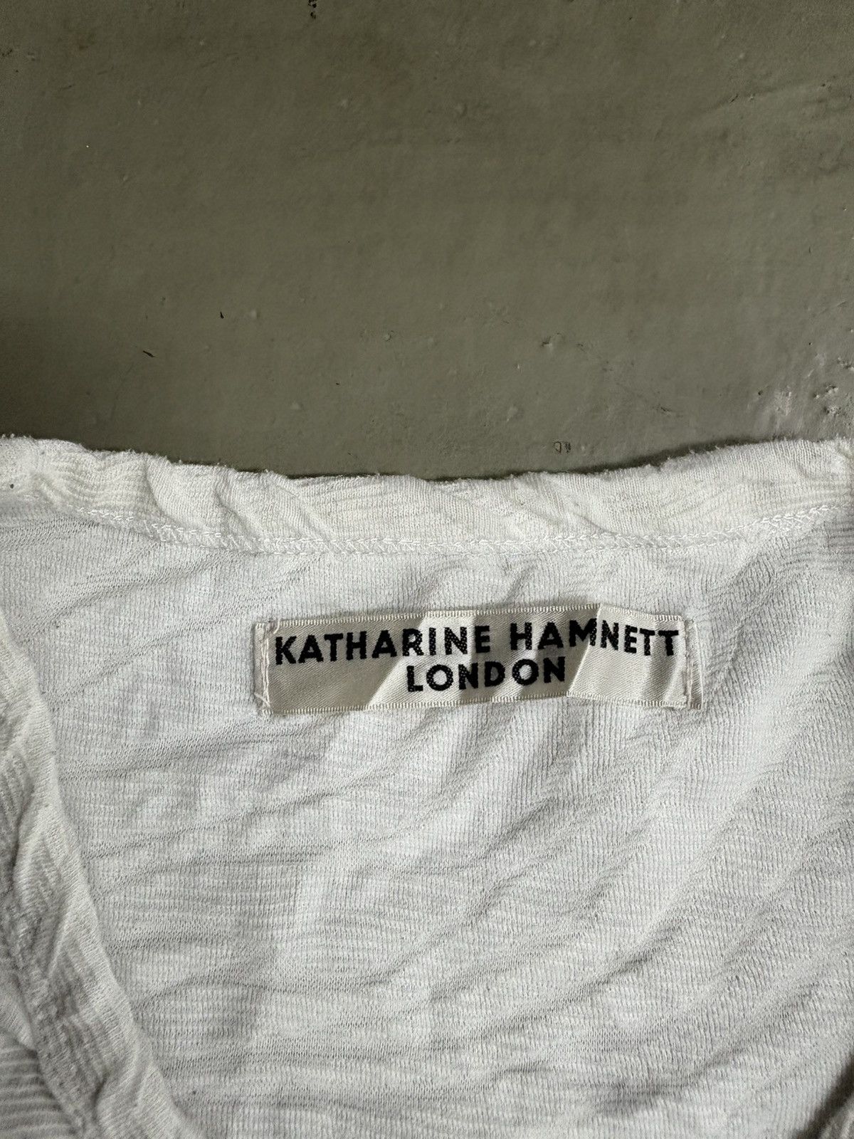 Katharine Hamnett London Katharine Hamnett London V-neck short-sleeve 3D Knitted Size US L / EU 52-54 / 3 - 4 Thumbnail