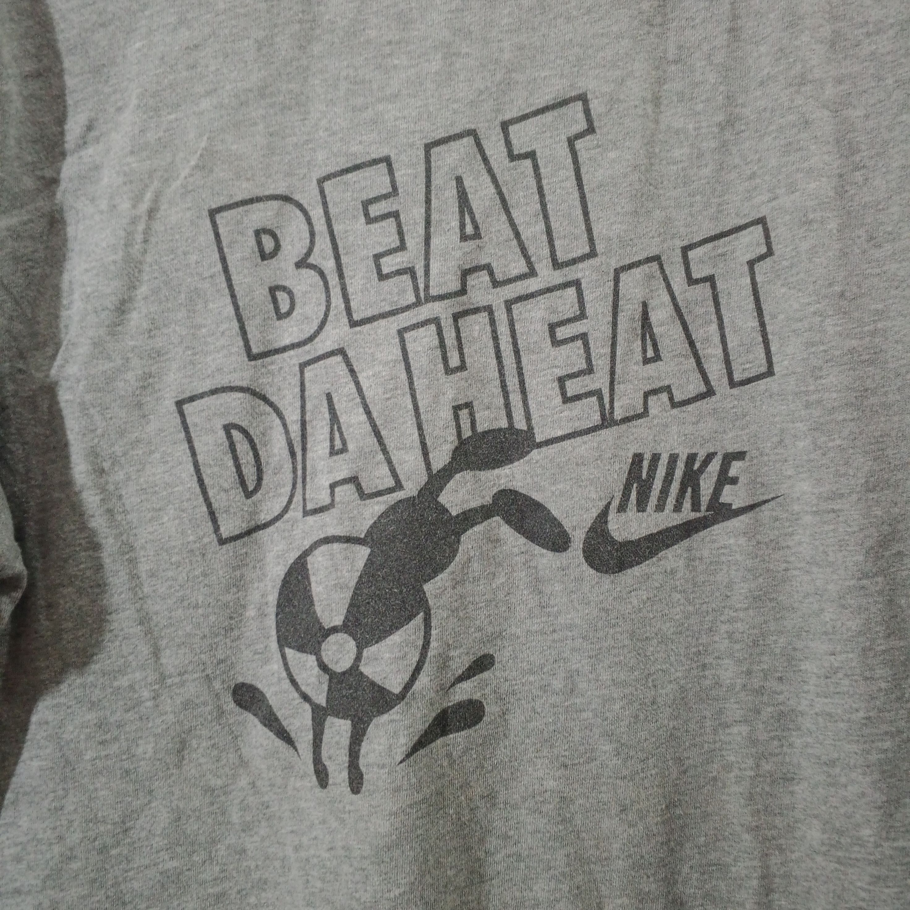 Nike Vintage Nike Beat Da Heat Grey T-Shirt Size US S / EU 44-46 / 1 - 2 Thumbnail