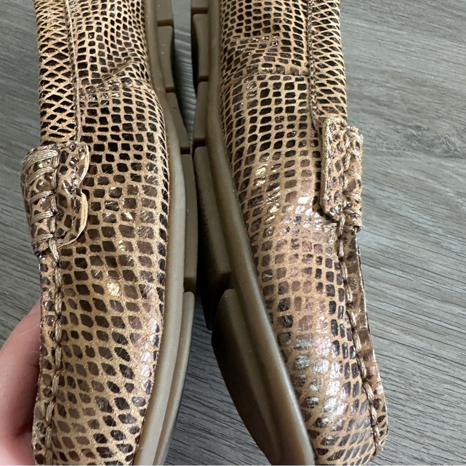Vionic Vionic Orthotic Larrun Metallic Bronze Moccasin Flat Loafer Size US 6.5 / IT 36.5 - 9 Thumbnail