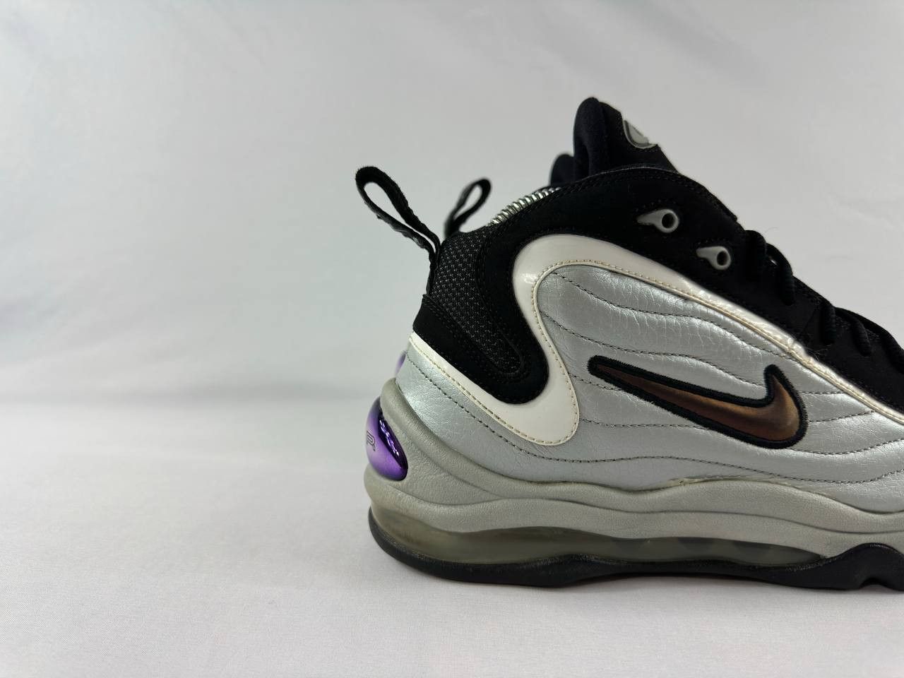 Nike Nike Air Total Max Uptempo 'Metallic Silver Black' 2010 Size US 8 / EU 41 - 2 Thumbnail