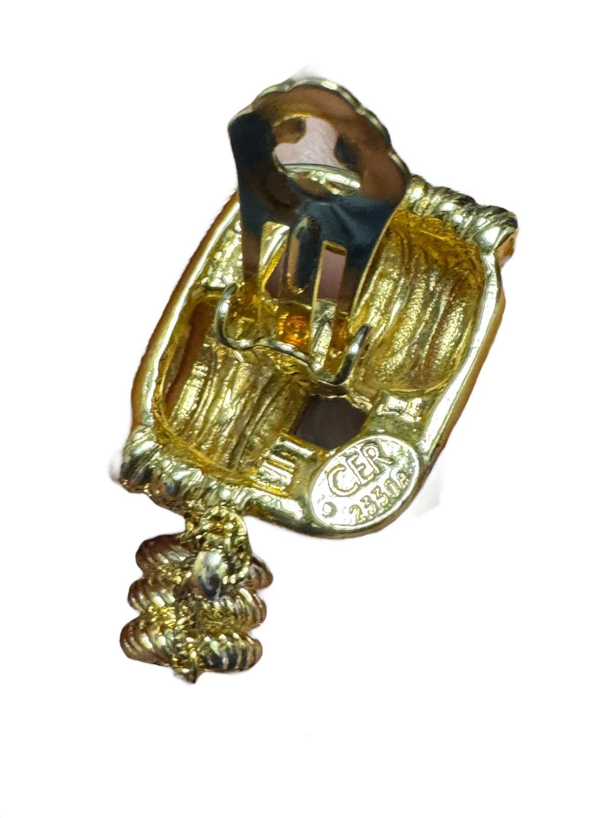 Designer × Jewelry × Vintage VINTAGE CLIP-ON EARRING WITH A RENAISSANCE REVIVAL DESIGN Size ONE SIZE - 4 Thumbnail
