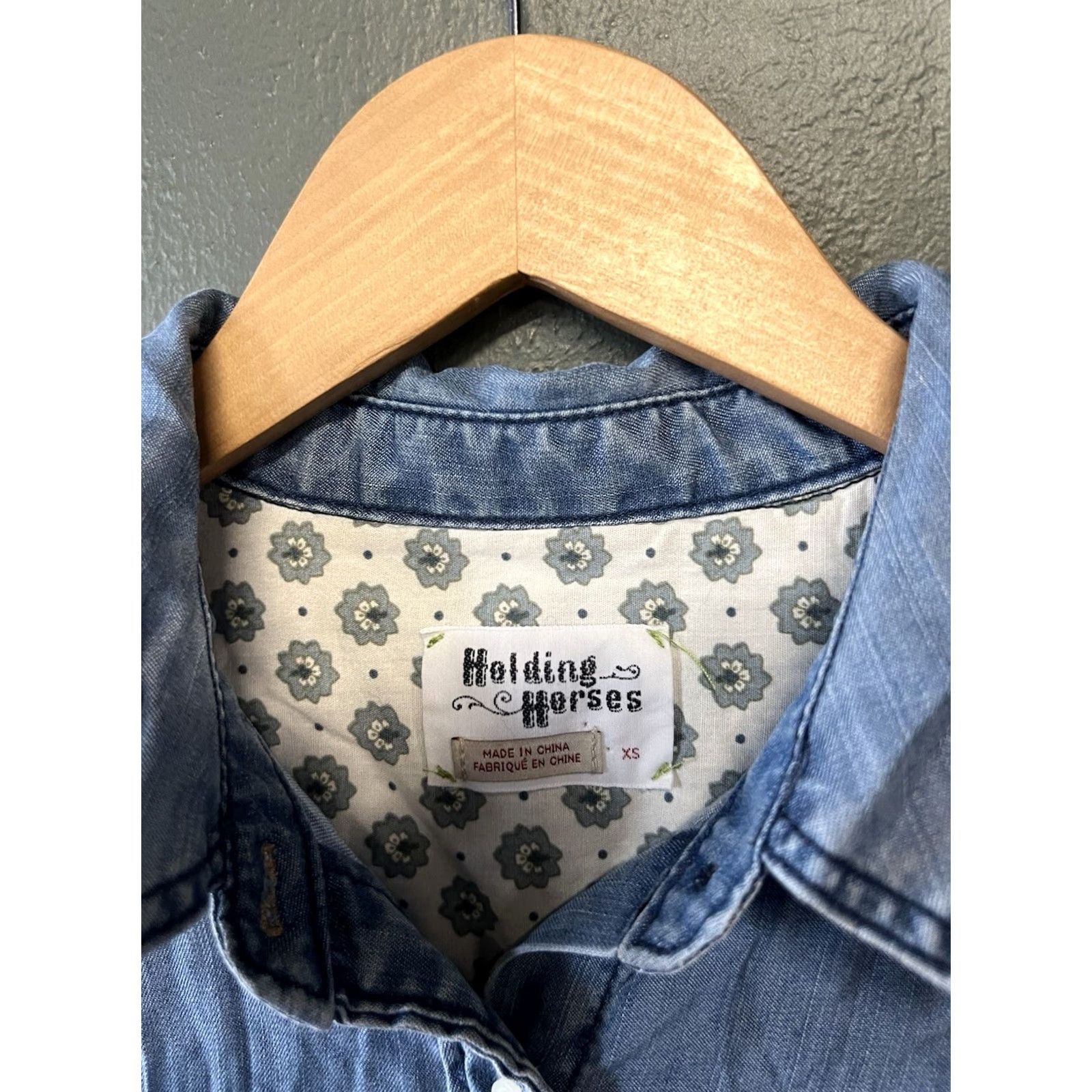Anthropologie Holding Horses Denim Button-Up Shirt Womens XS Blue Long Sleeve Shirt Size XS / US 0-2 / IT 36-38 - 3 Thumbnail