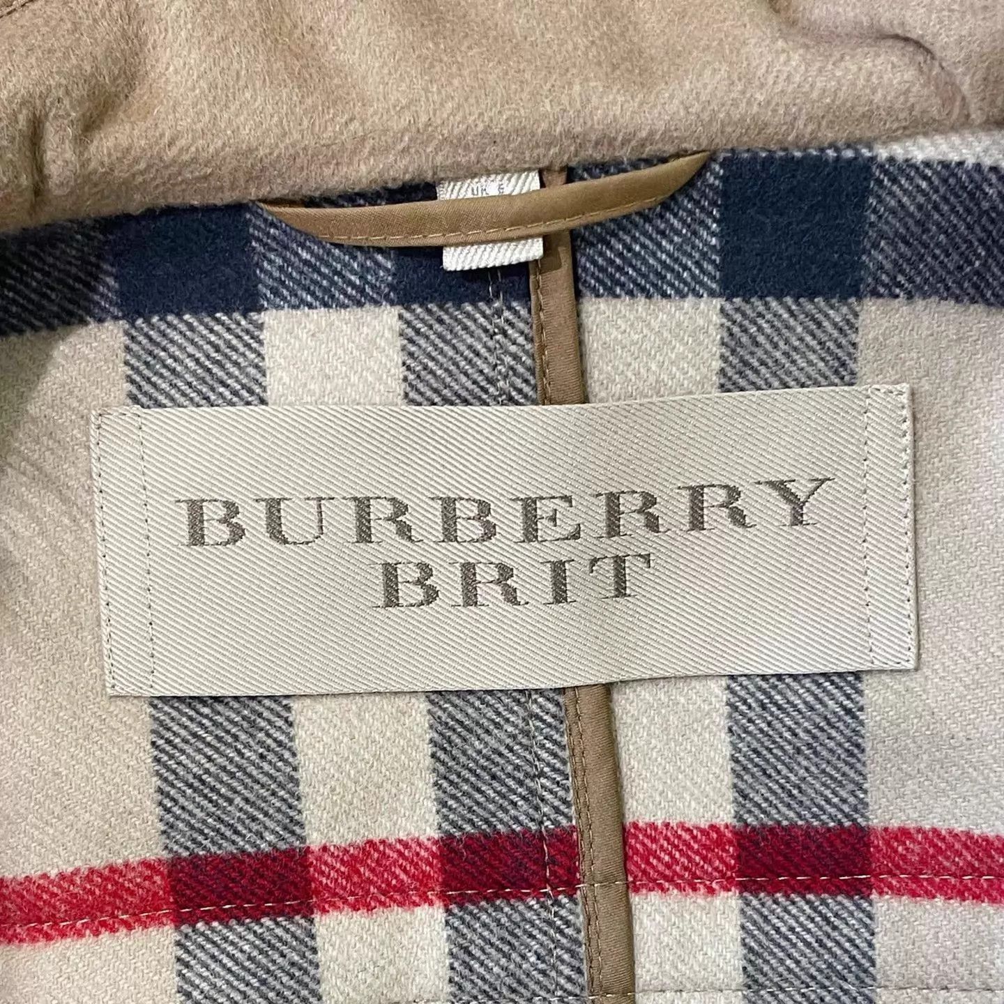 Burberry Burberry Camel Vintage Forest Horn Button Slim Coat 38 Size XS / US 0-2 / IT 36-38 - 5 Thumbnail