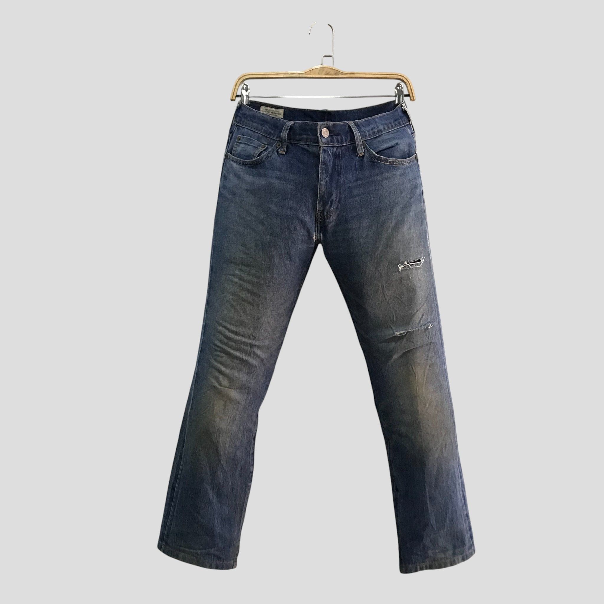 Levi's Vintage Levis 511 Blue Distressed Straight Leg Jeans Size US 30 / EU 46 - 1 Thumbnail