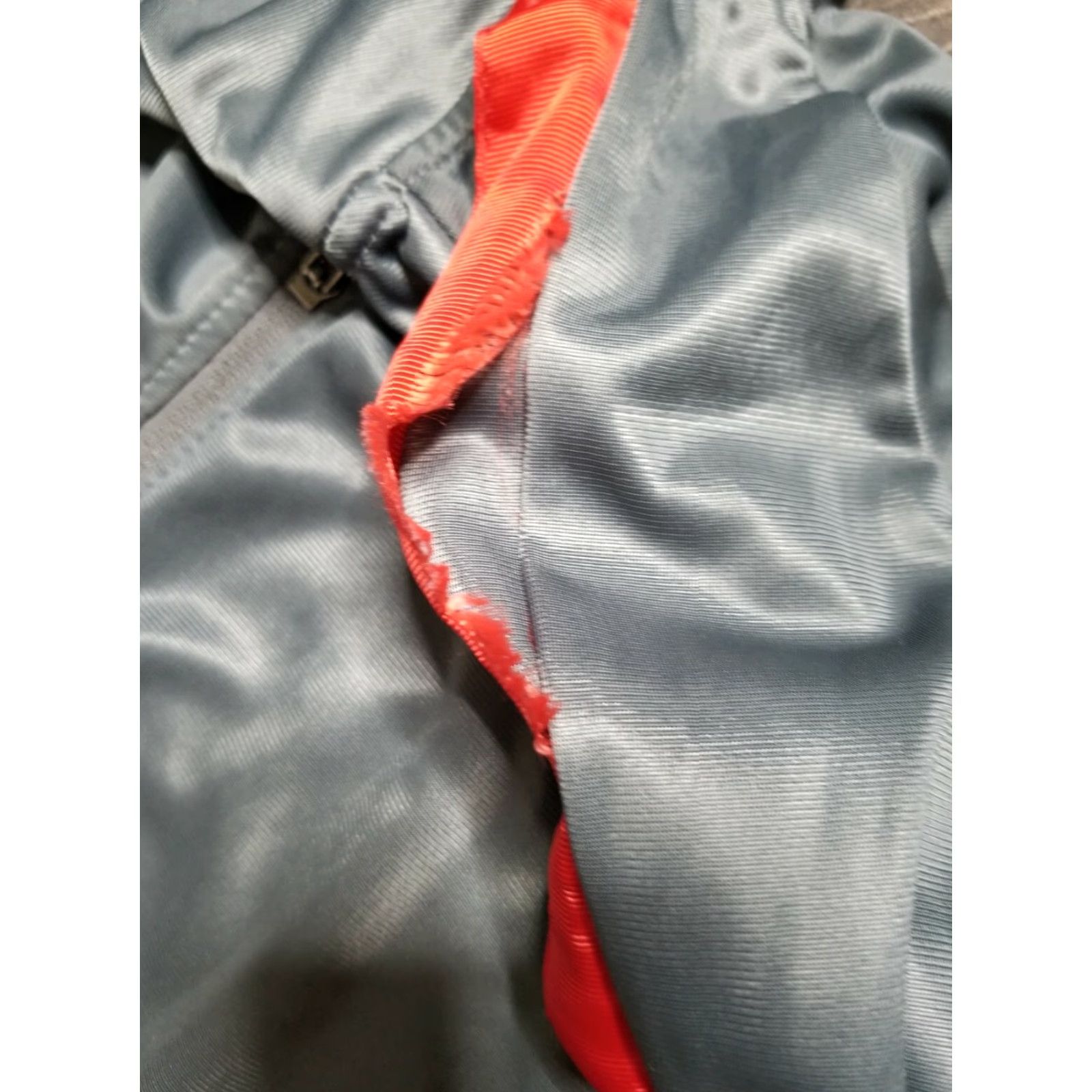 Nike VINTAGE Nike Zip Up Hoodie Sweatshirt Distressed Gray Red Tag Mens L Gr ay Size US L / EU 52-54 / 3 - 3 Thumbnail